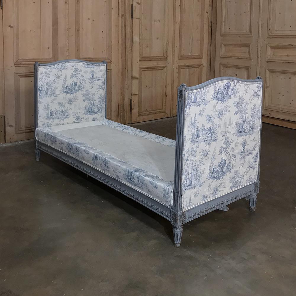 Hand-Carved 19th Century French Louis XVI Upholstered Day Bed