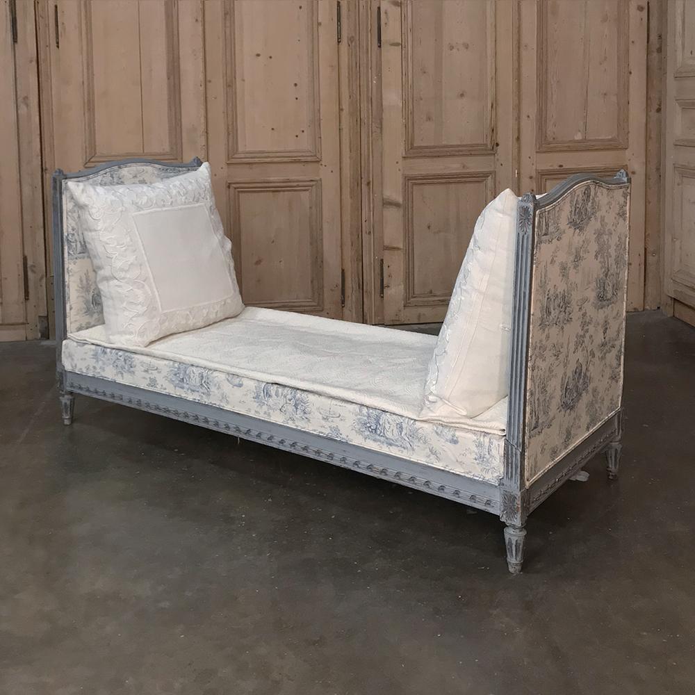 19th Century French Louis XVI Upholstered Day Bed In Good Condition In Dallas, TX