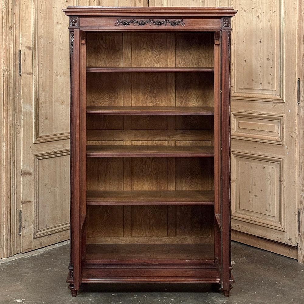 Libreria francese Luigi XVI in noce del XIX secolo in vendita 11