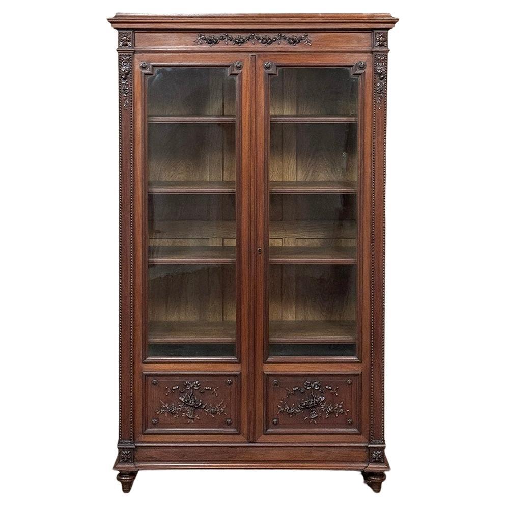 Libreria francese Luigi XVI in noce del XIX secolo in vendita