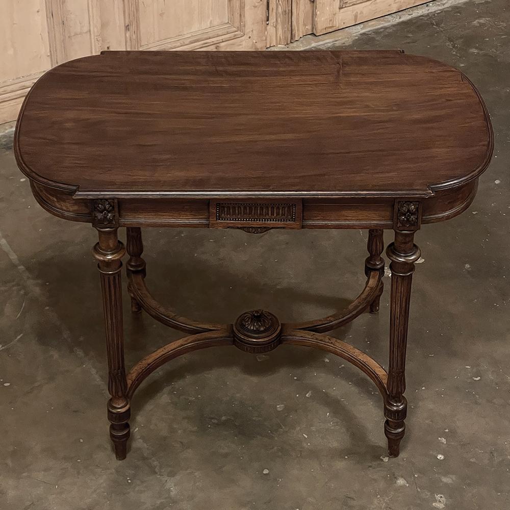 19th Century French Louis XVI Walnut End Table ~ Library Table In Good Condition For Sale In Dallas, TX