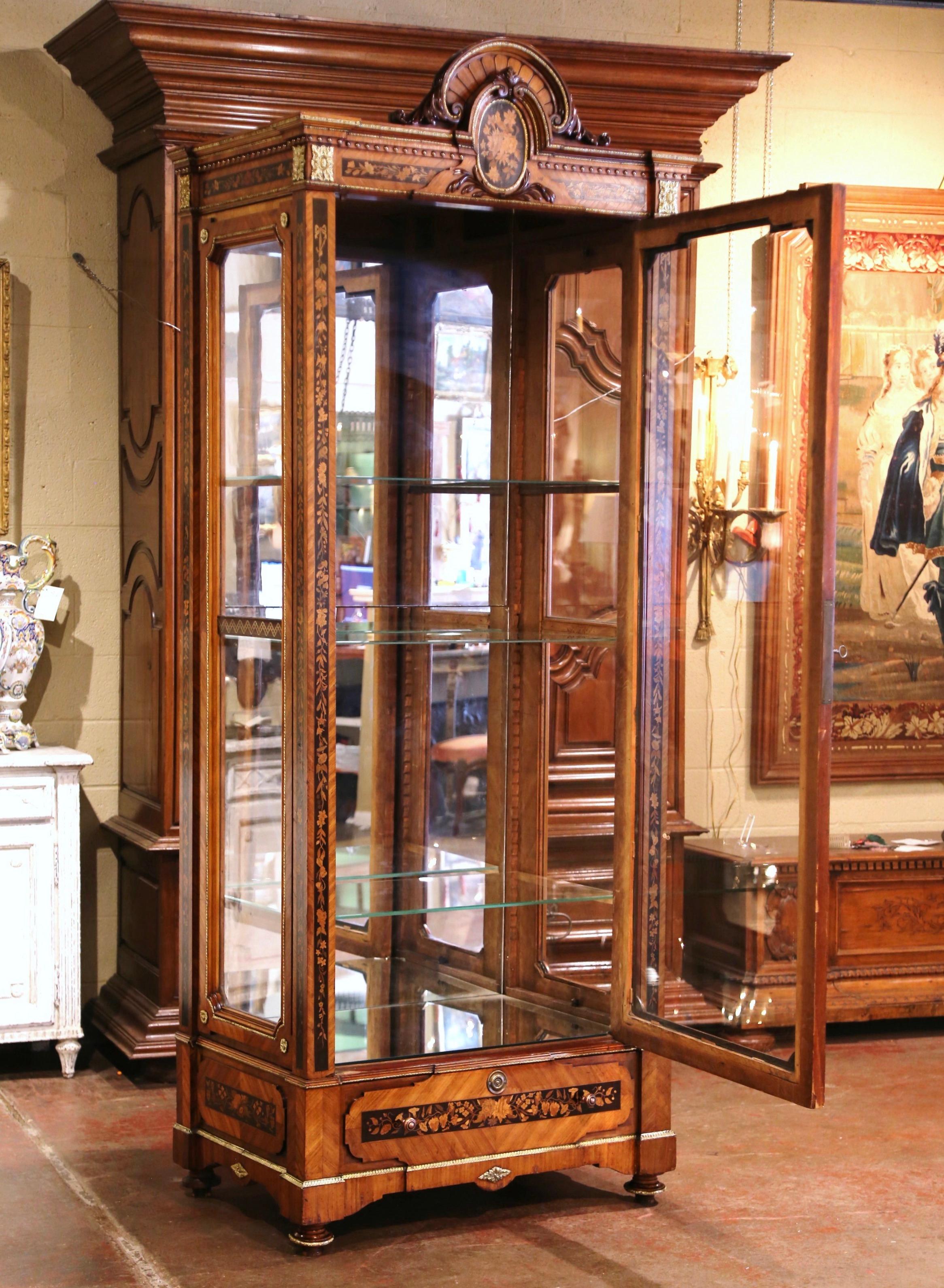 19th Century French Louis XVI Walnut Marquetry Vitrine with Glass Sides and Door 11