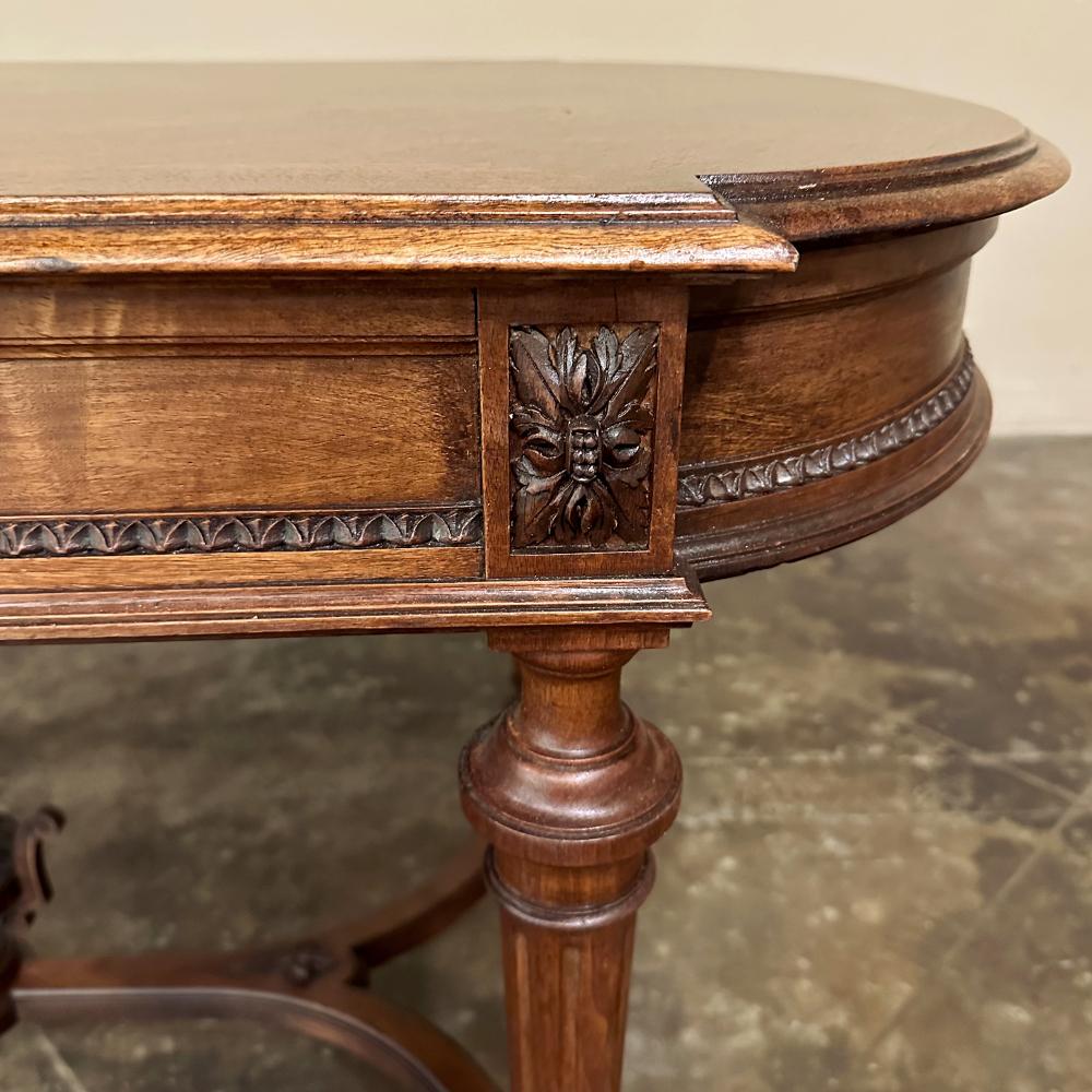 Table à écrire française Louis XVI du 19ème siècle en vente 9