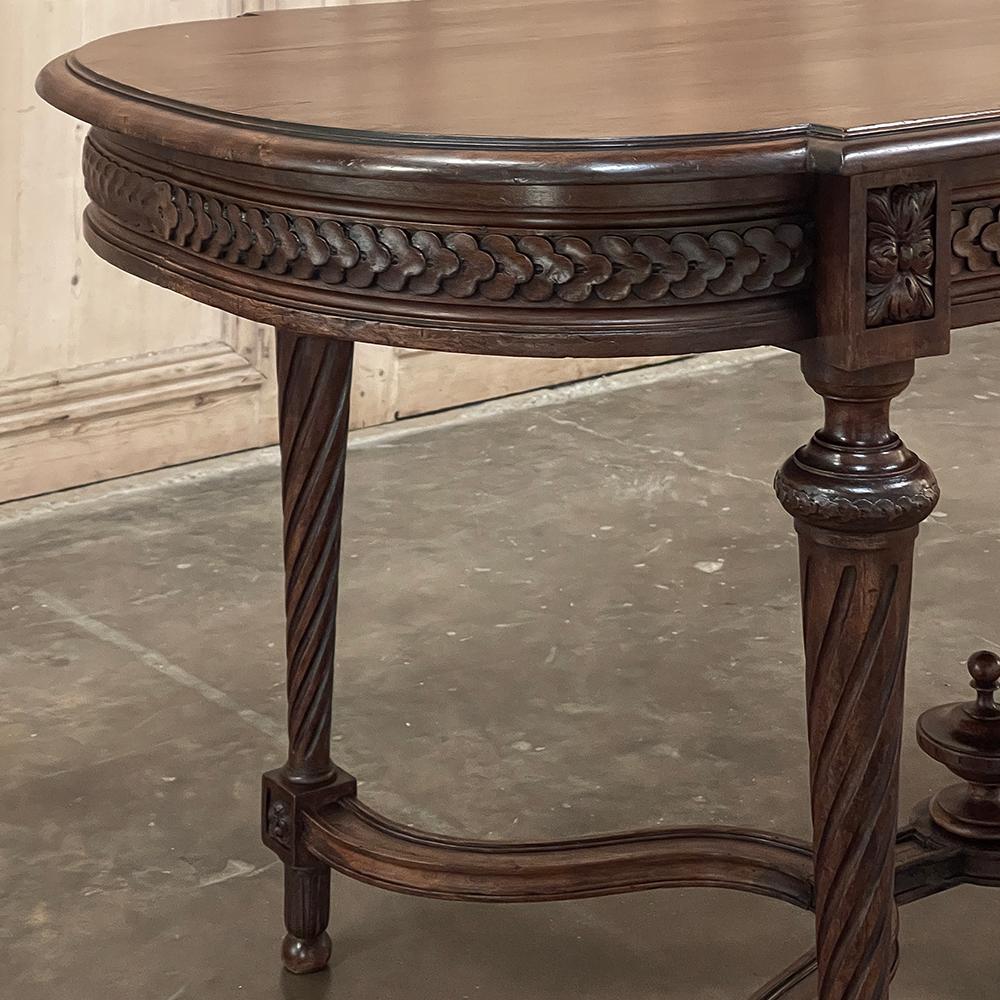19th Century French Louis XVI Walnut Writing Table For Sale 5