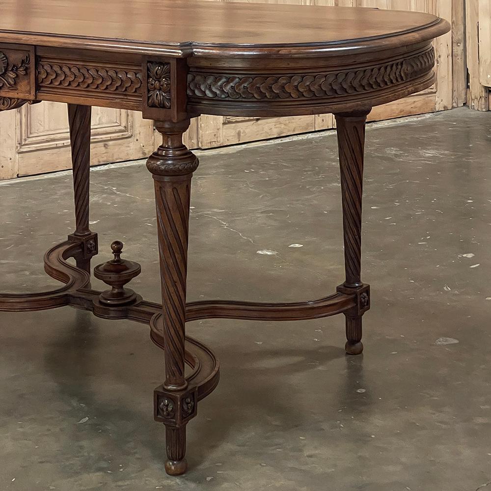 19th Century French Louis XVI Walnut Writing Table For Sale 10
