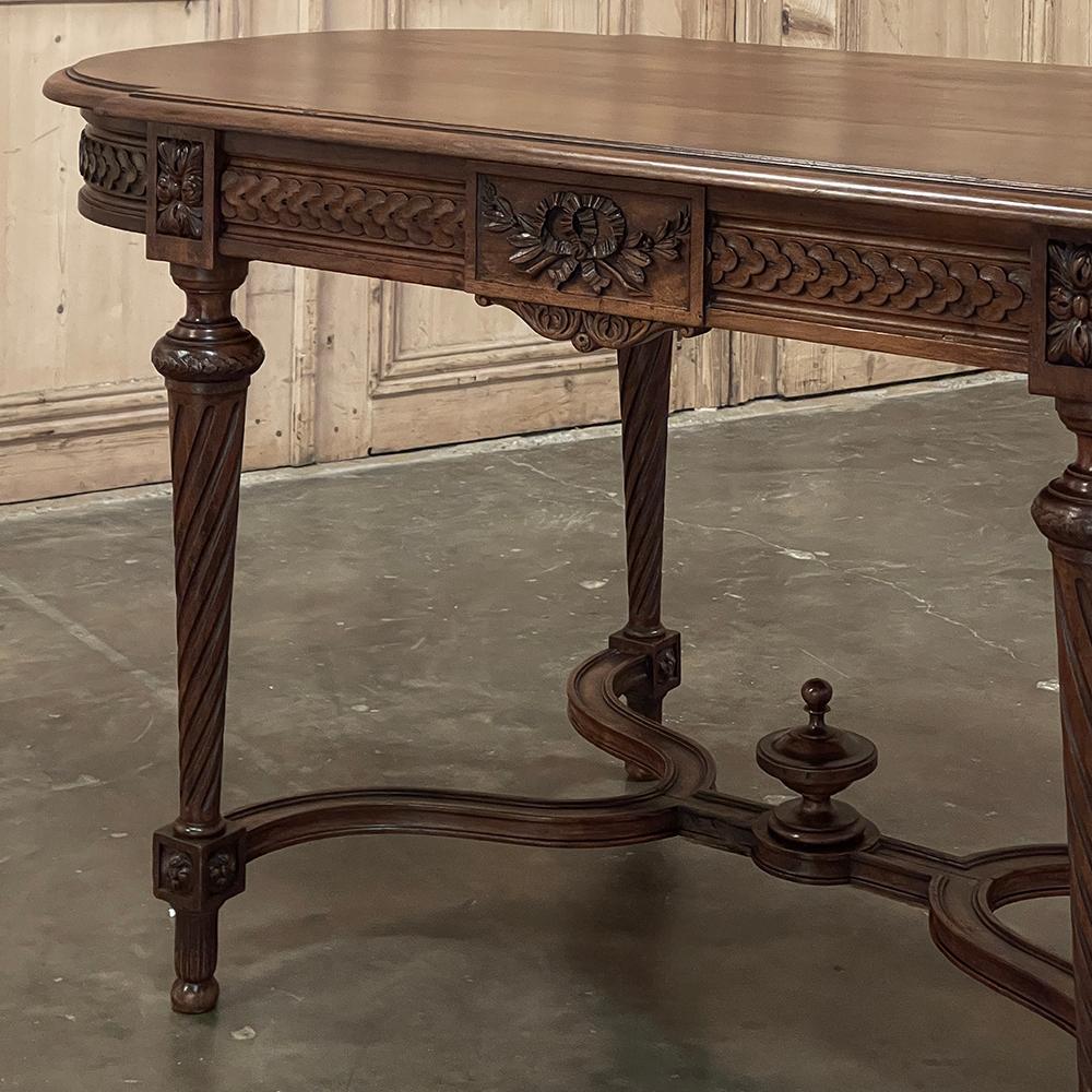 19th Century French Louis XVI Walnut Writing Table For Sale 11