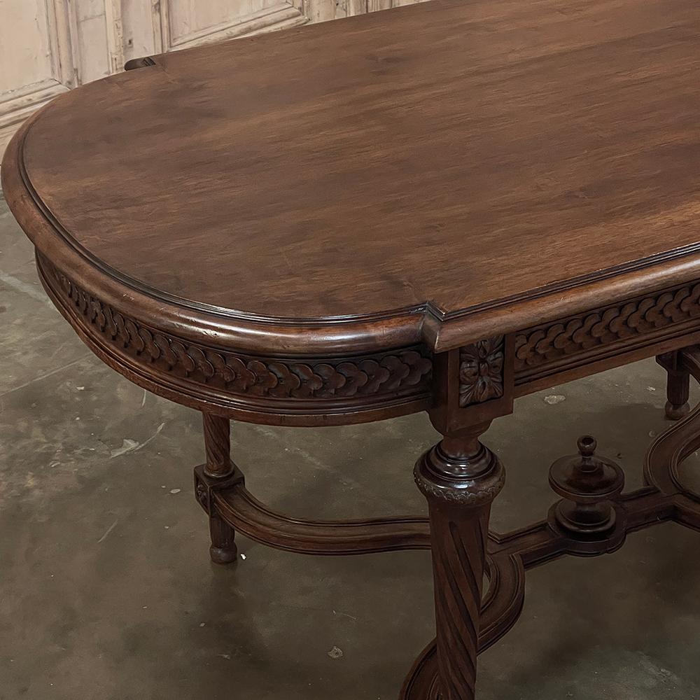 19th Century French Louis XVI Walnut Writing Table For Sale 14