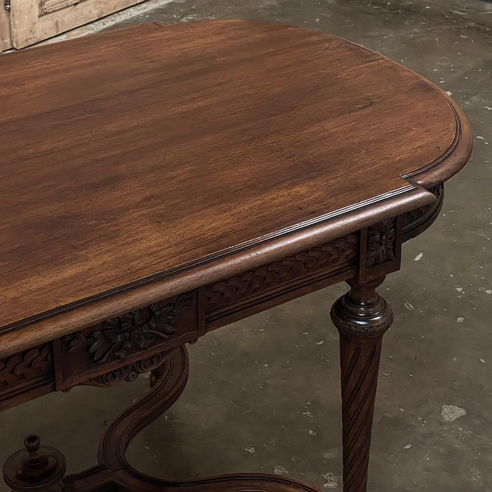 19th Century French Louis XVI Walnut Writing Table For Sale 15