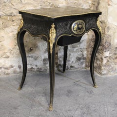 Tavolo basso o da portata francese del XIX secolo in stile Luigi XVI in boulle e ebanizzato