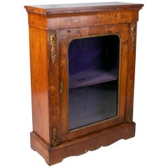 armoire basse française du 19ème siècle avec porte et accessoires en bronze