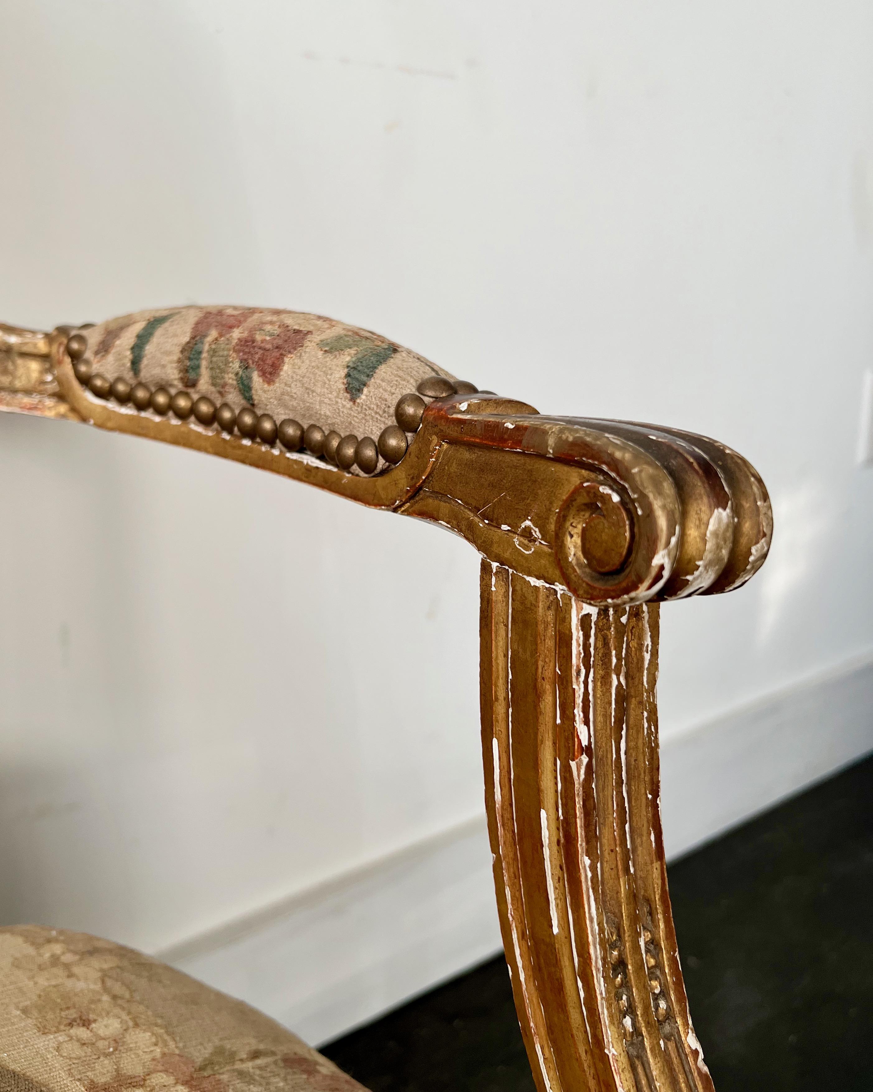 Französisches Sofa aus vergoldetem Holz im LXVI.-Stil des 19. Jahrhunderts mit Aubusson-Wandteppichpolsterung  im Angebot 4
