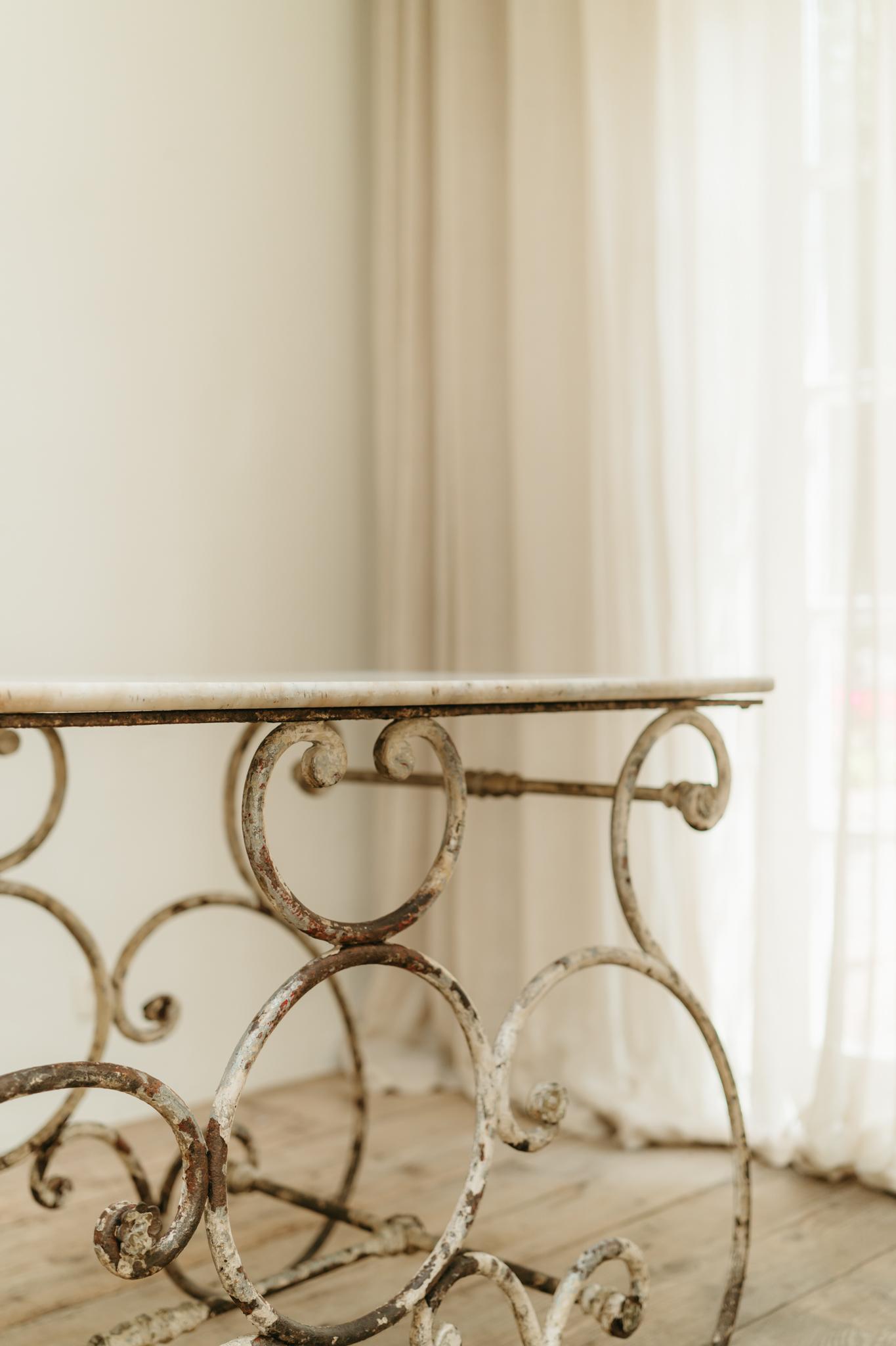 Tavolo francese del XIX secolo con piano in ferro ... in vendita 6