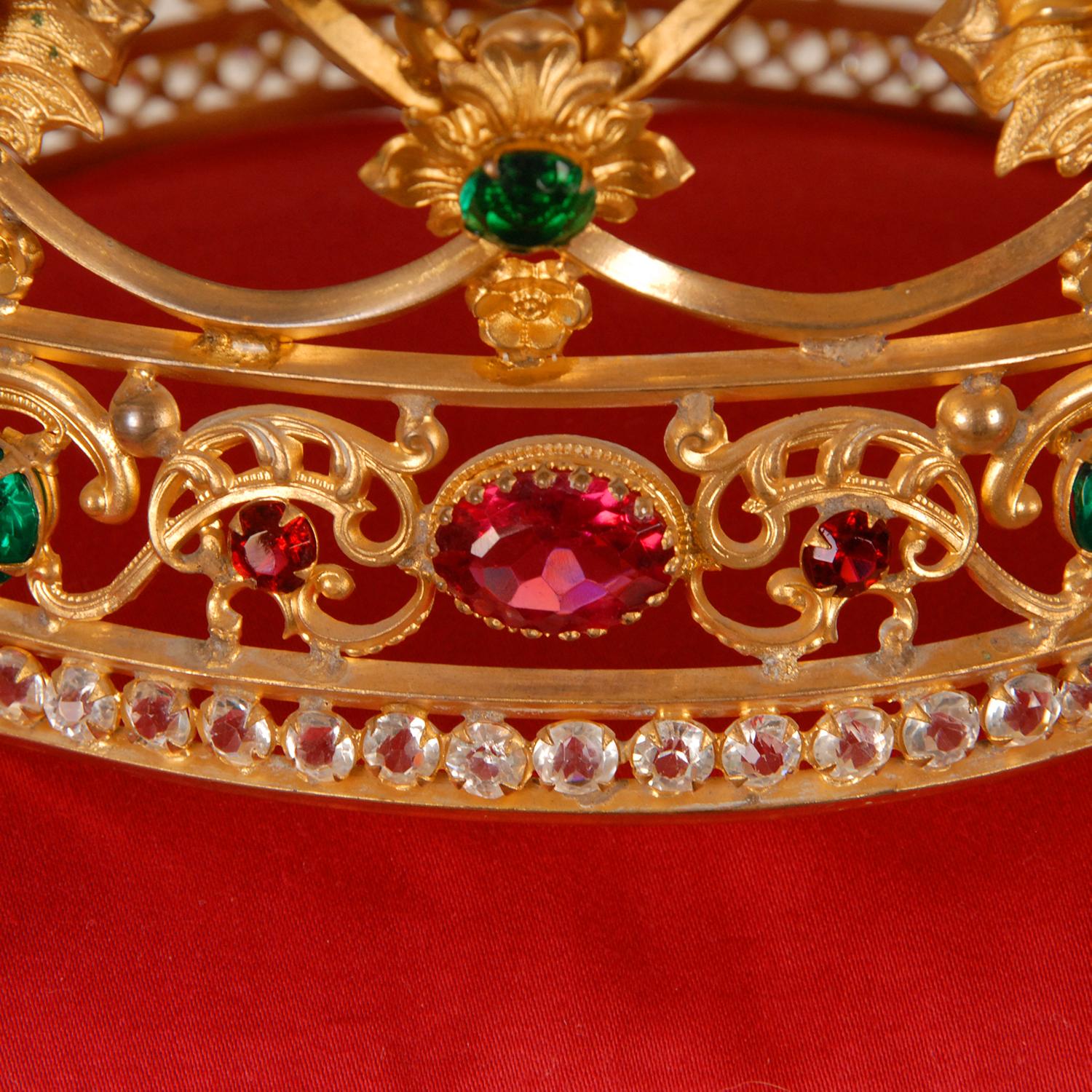 19th Century French Madonna Religious Gold Crown Jewelled Santos Crown Life Size In Good Condition In Wommelgem, VAN