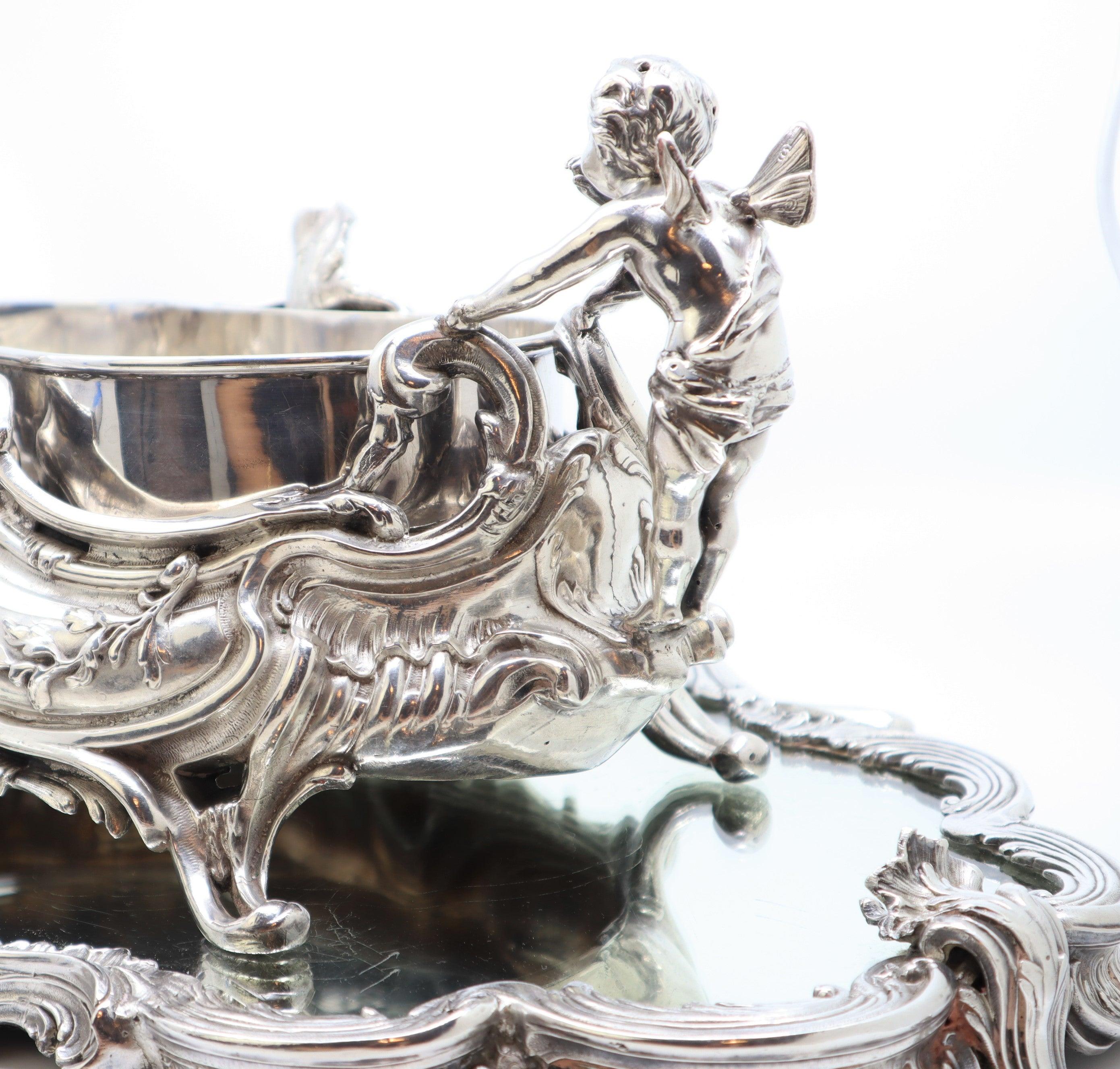 19th Century French, Magnificent Silver Plated Centrepiece with Mirror Base In Good Condition For Sale In Lantau, HK