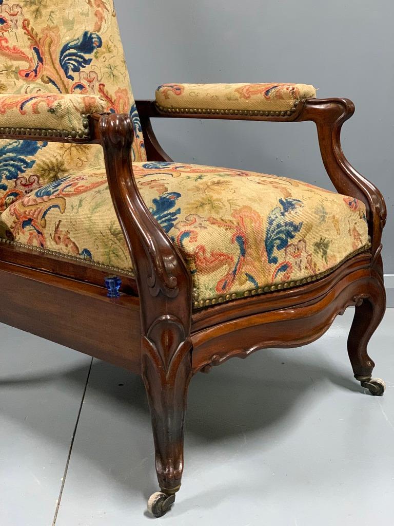 19th Century French Mahogany Adjustable Armchair in Original Tapestry For Sale 7