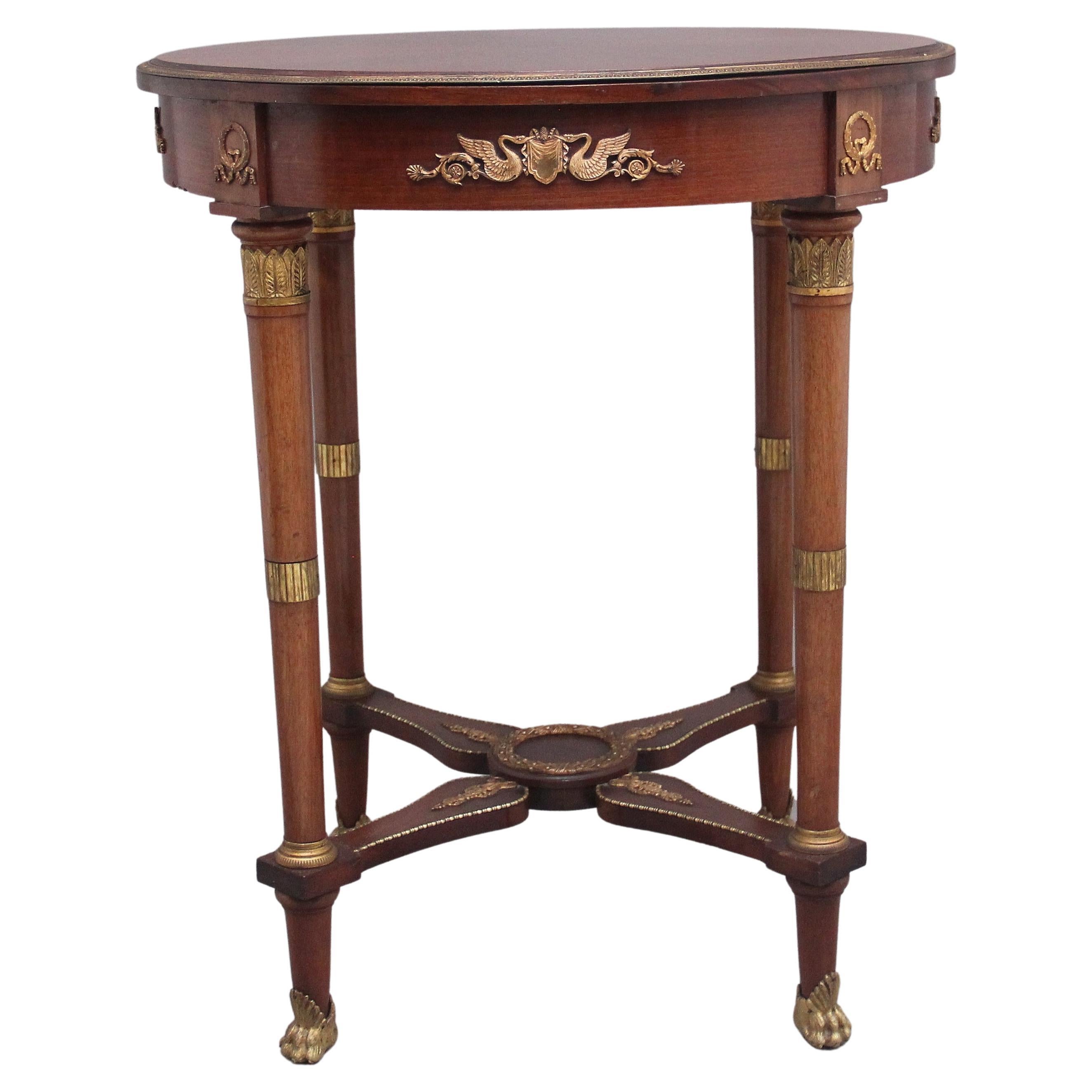 Französischer Mahagoni-Mitteltisch aus dem 19. Jahrhundert im Empire-Stil im Angebot