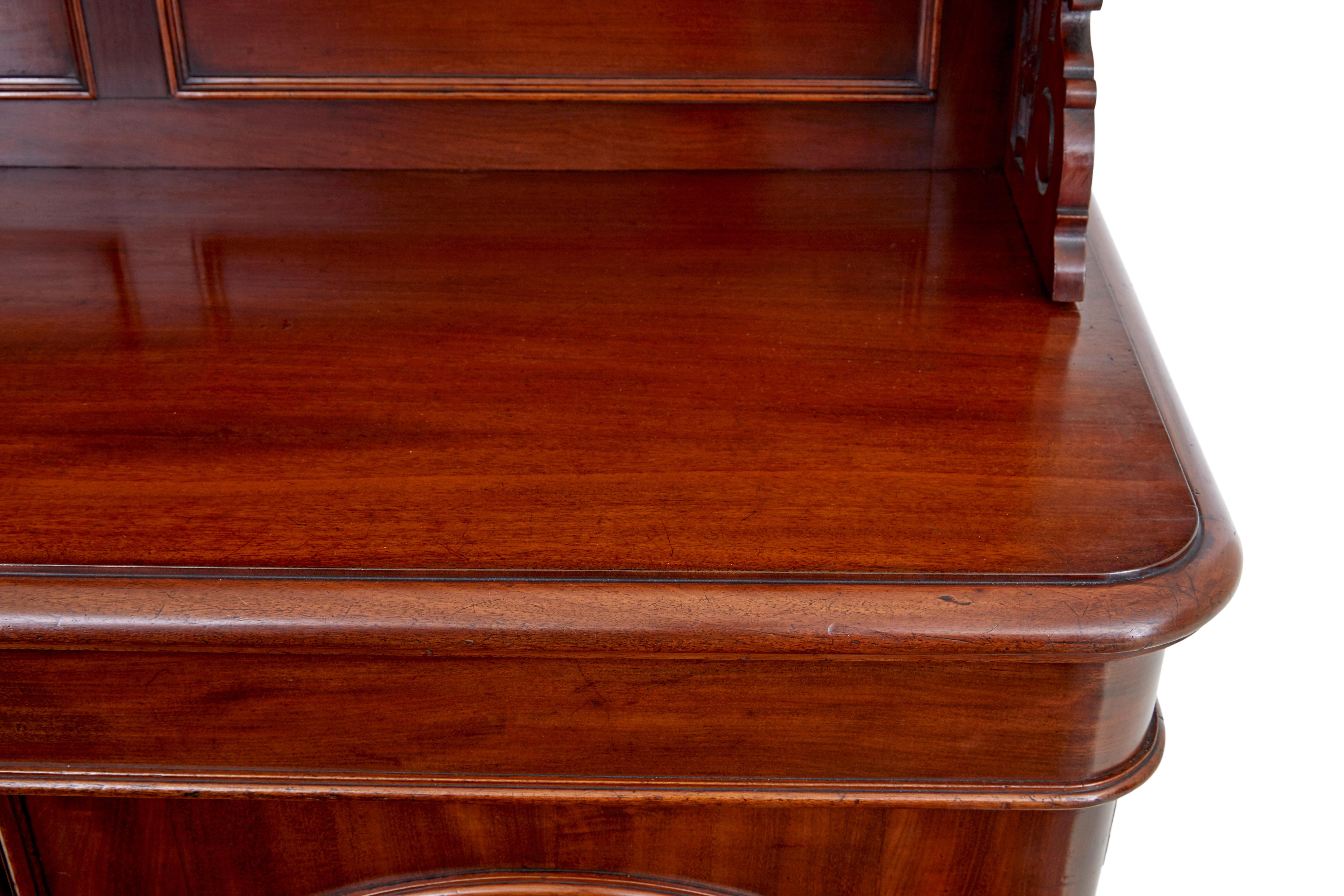 Credenza chiffonier francese del XIX secolo in mogano in vendita 1