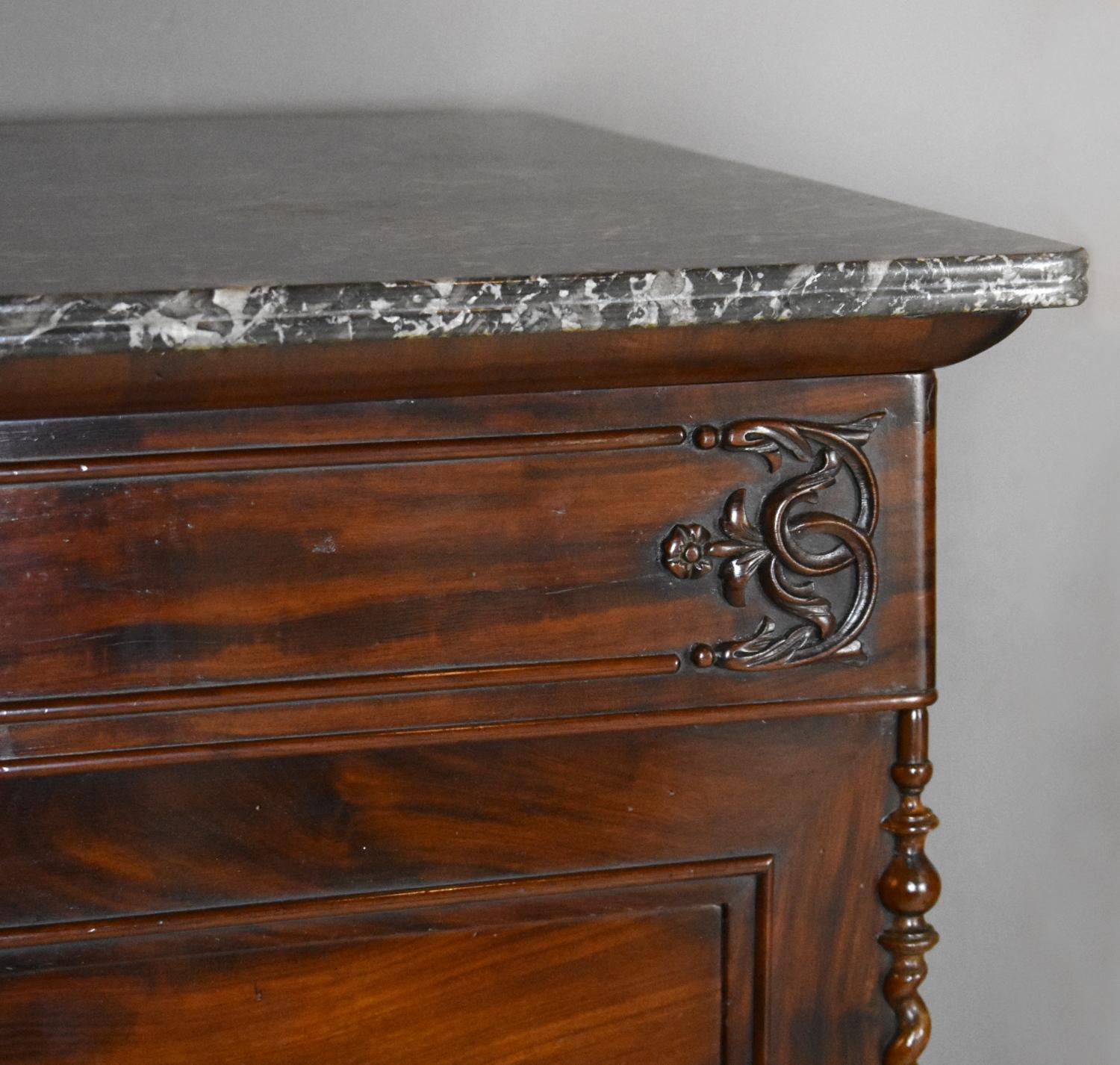 19th Century French Mahogany Commode Chest of Drawers For Sale 5