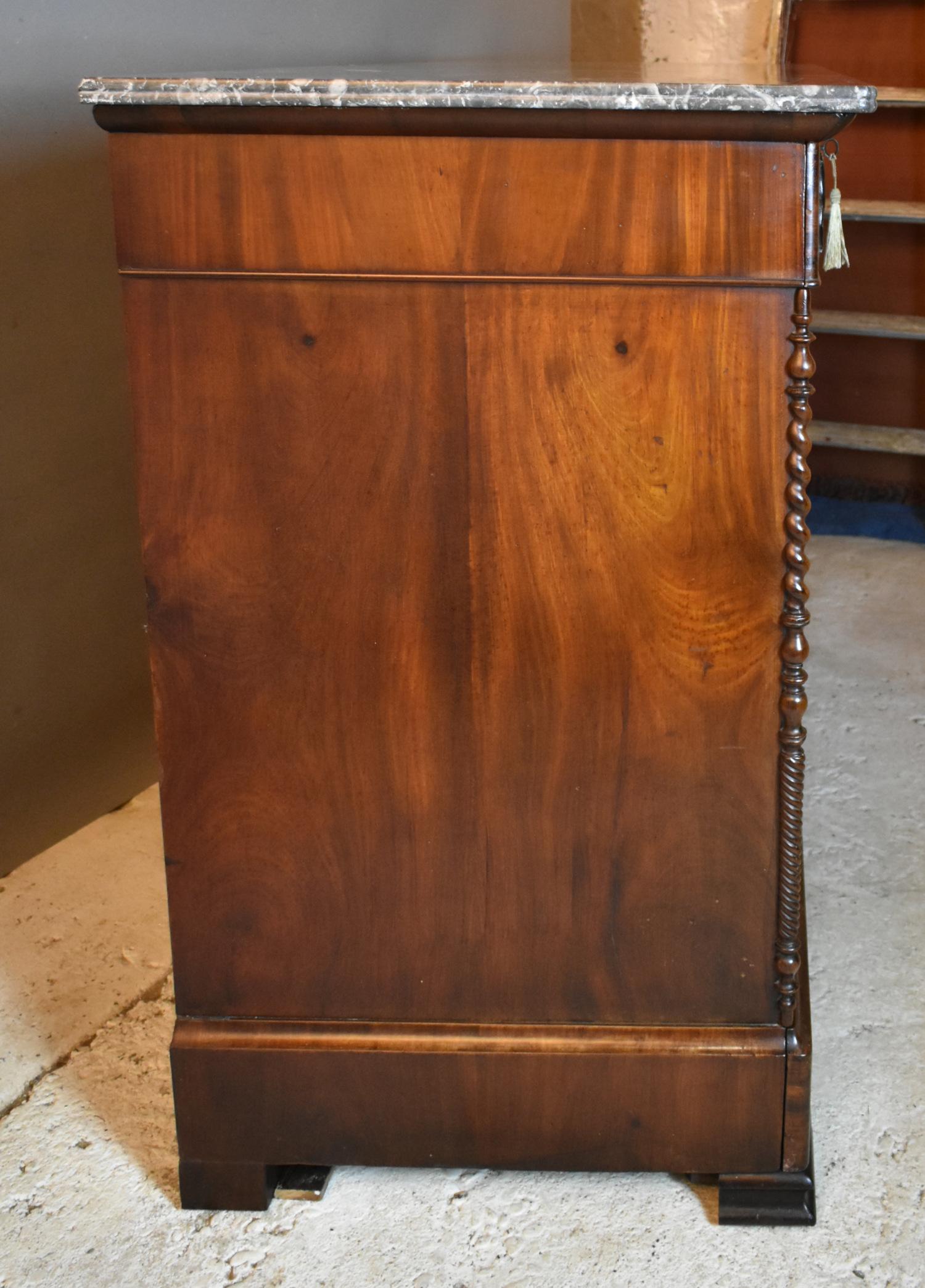 19th Century French Mahogany Commode Chest of Drawers For Sale 6