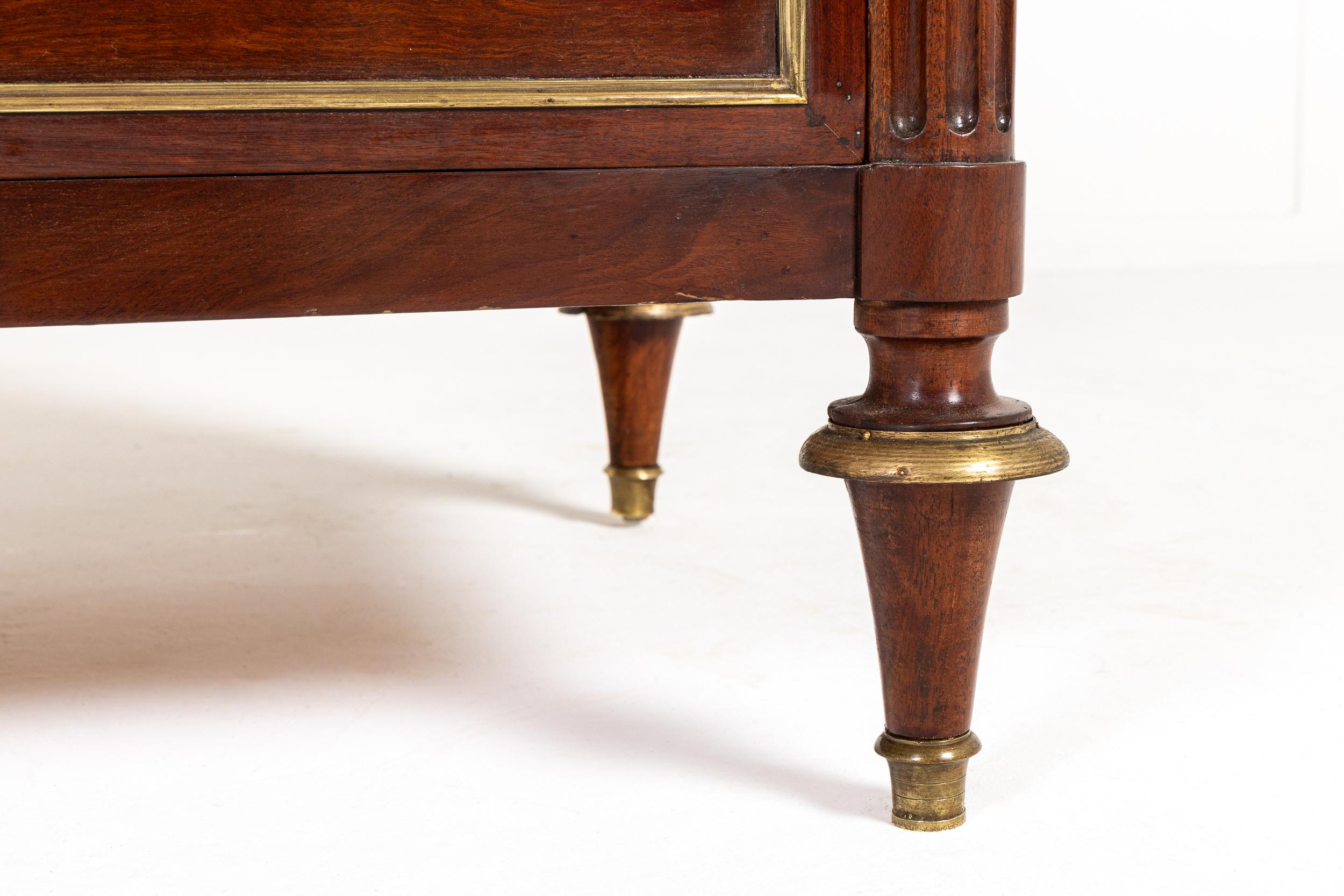 Commode francese in mogano del XIX secolo In condizioni ottime in vendita a Gloucestershire, GB