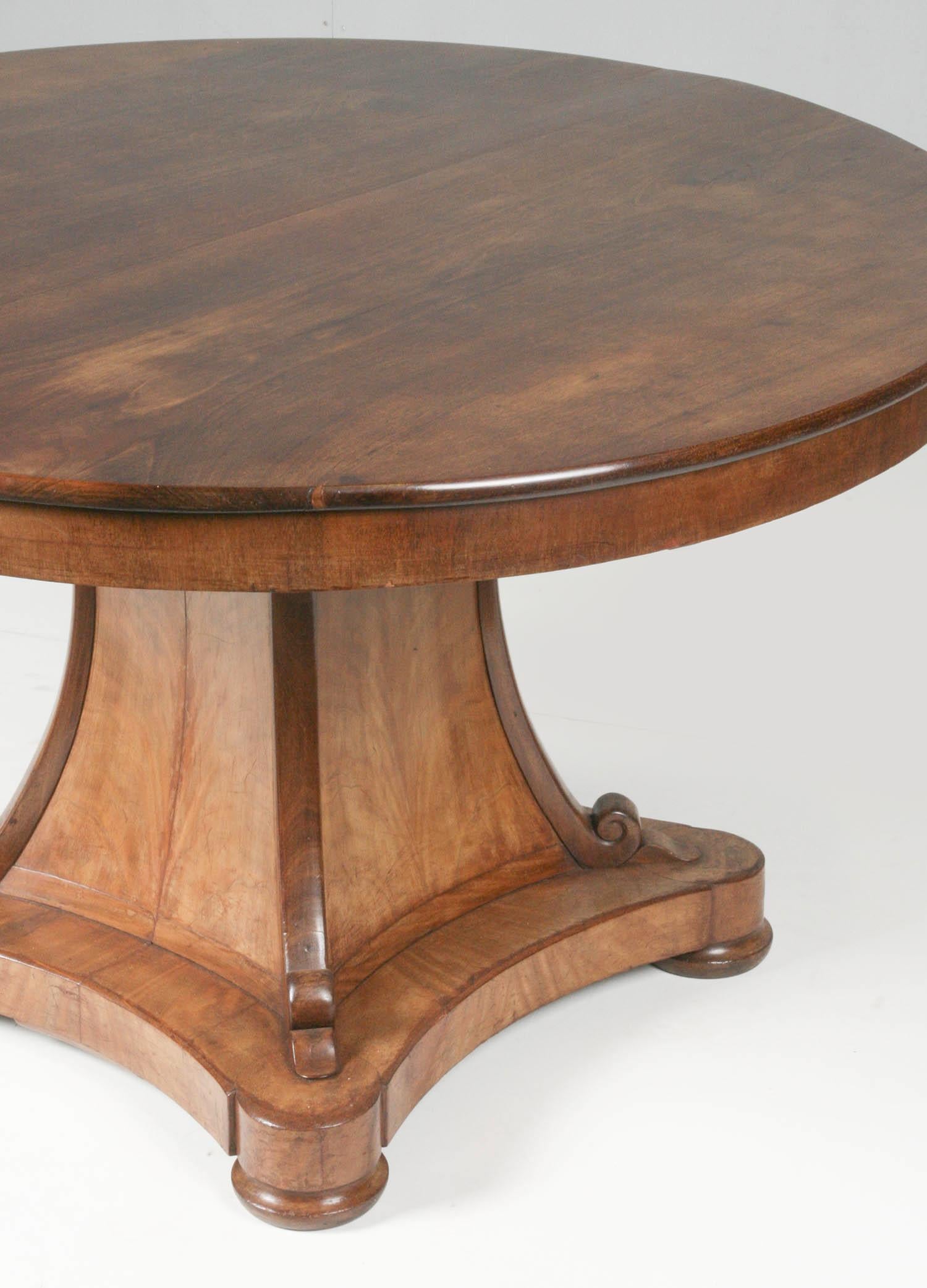 Veneer 19th Century French Mahogany Empire Style Pedestal Dining table