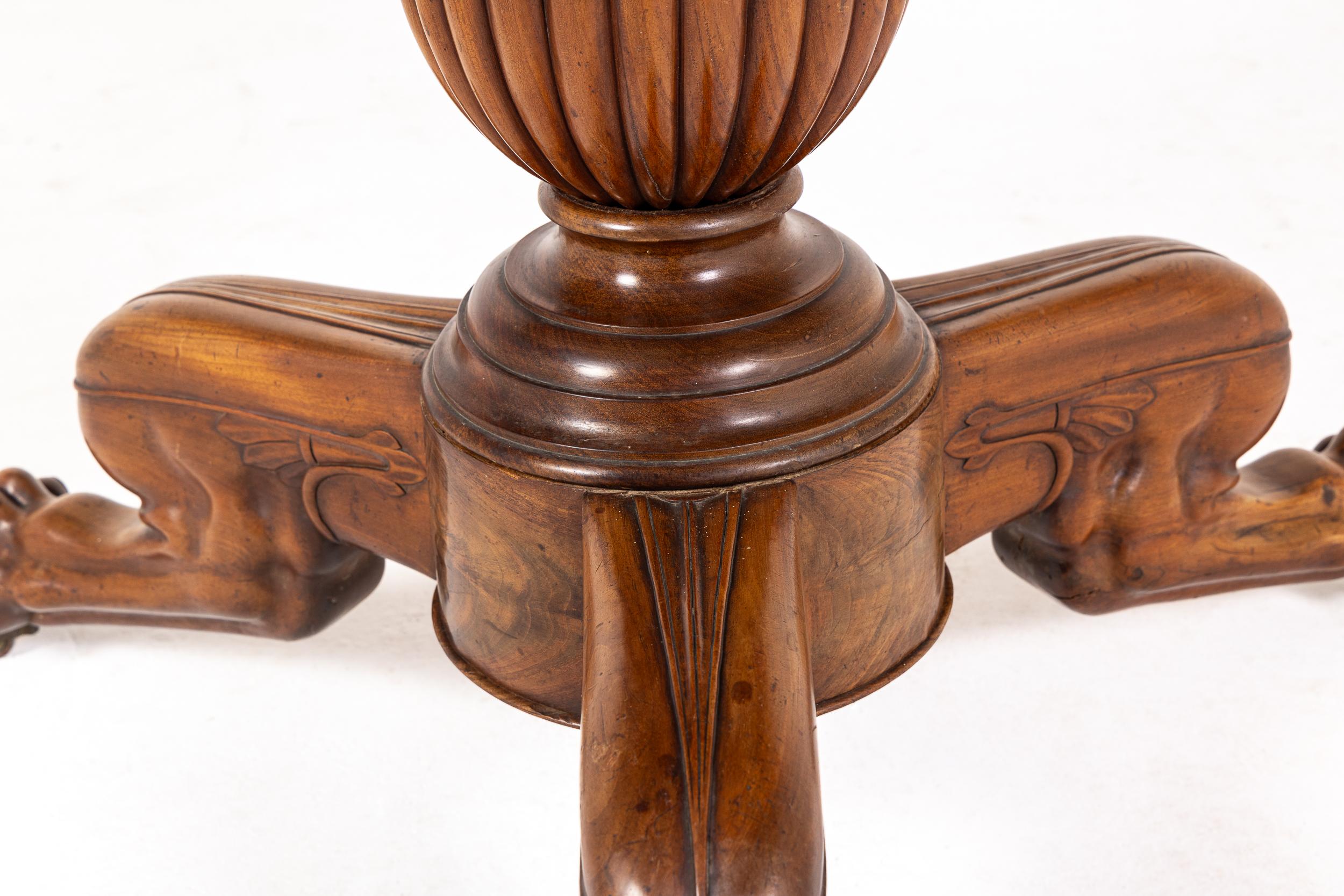Mesa de centro/guéridon francesa de caoba del siglo XIX con tapa de mármol en venta 1