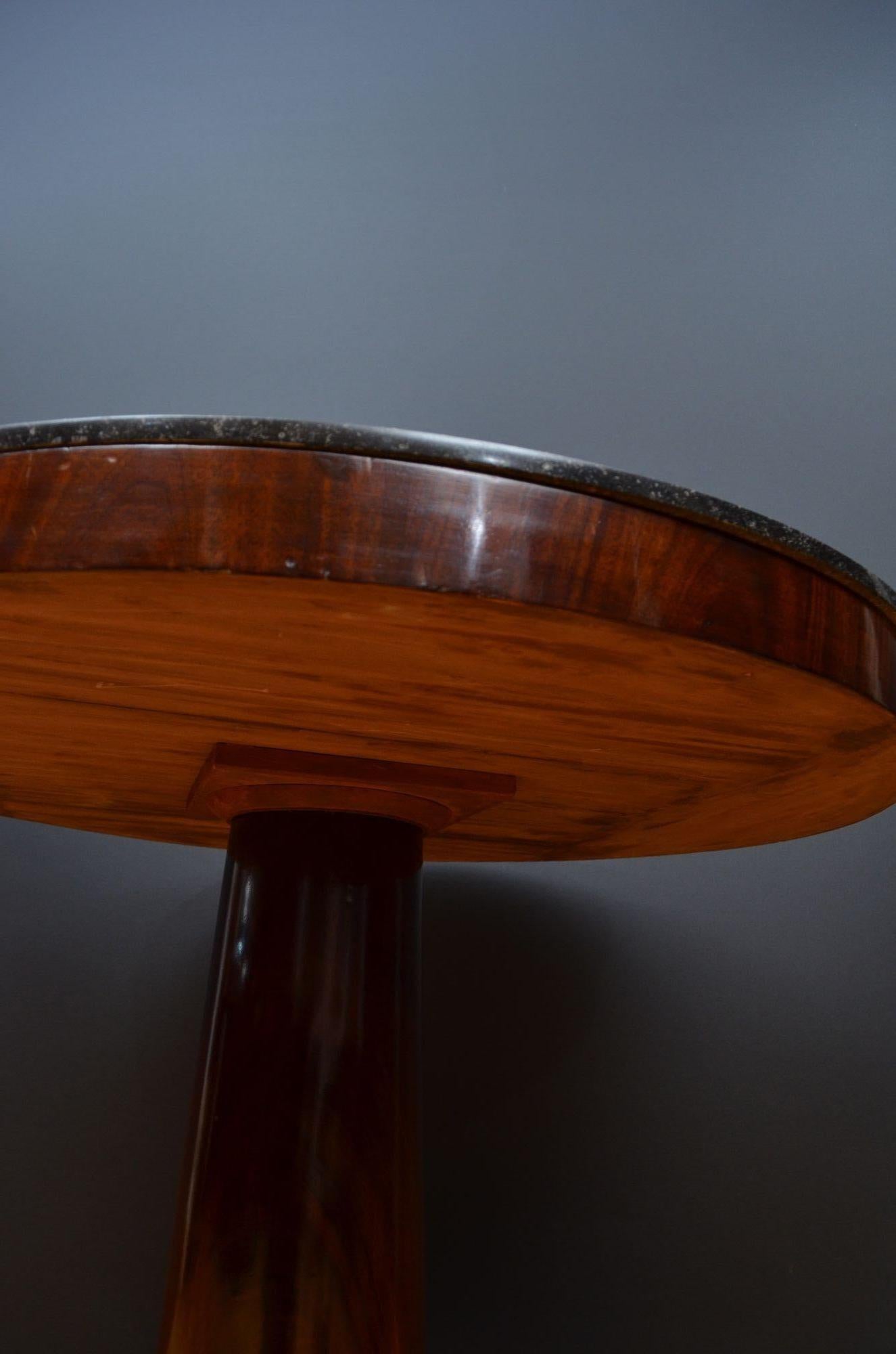 Table de Gueridon en acajou français du 19ème siècle - Table de centre en vente 7