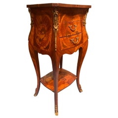 Table d'appoint française du 19ème siècle en acajou marqueté avec tiroirs de style Louis XVI
