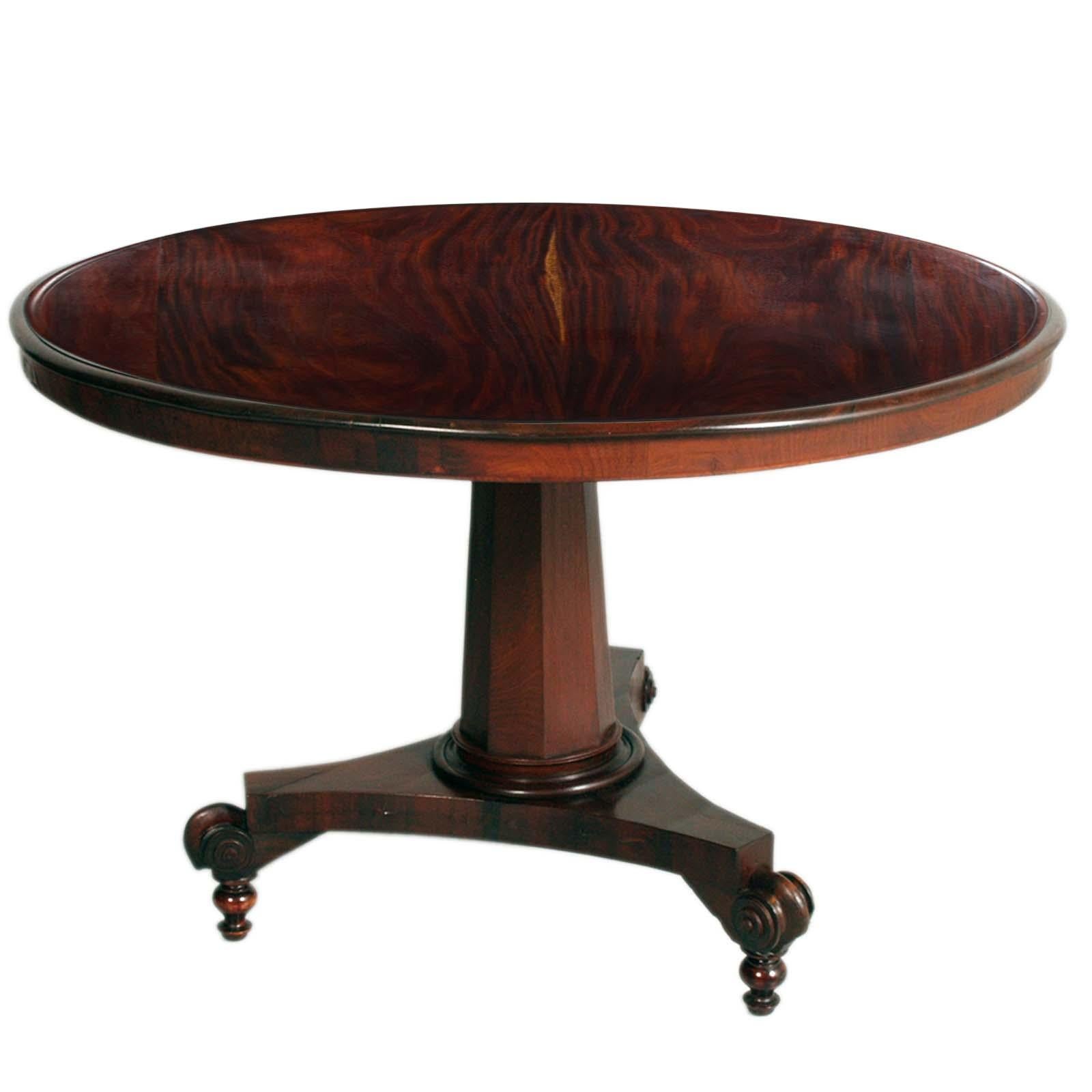 Table française du 19ème siècle style Empire avec quatre chaises Louis Philippe en vente 1
