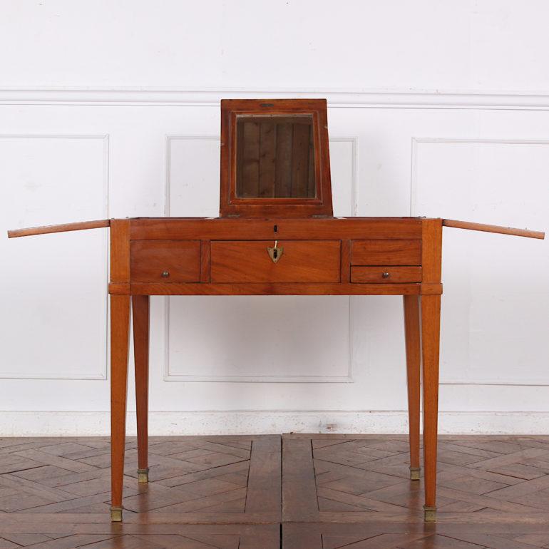 19th Century French Mahogany Vanity In Good Condition In Vancouver, British Columbia