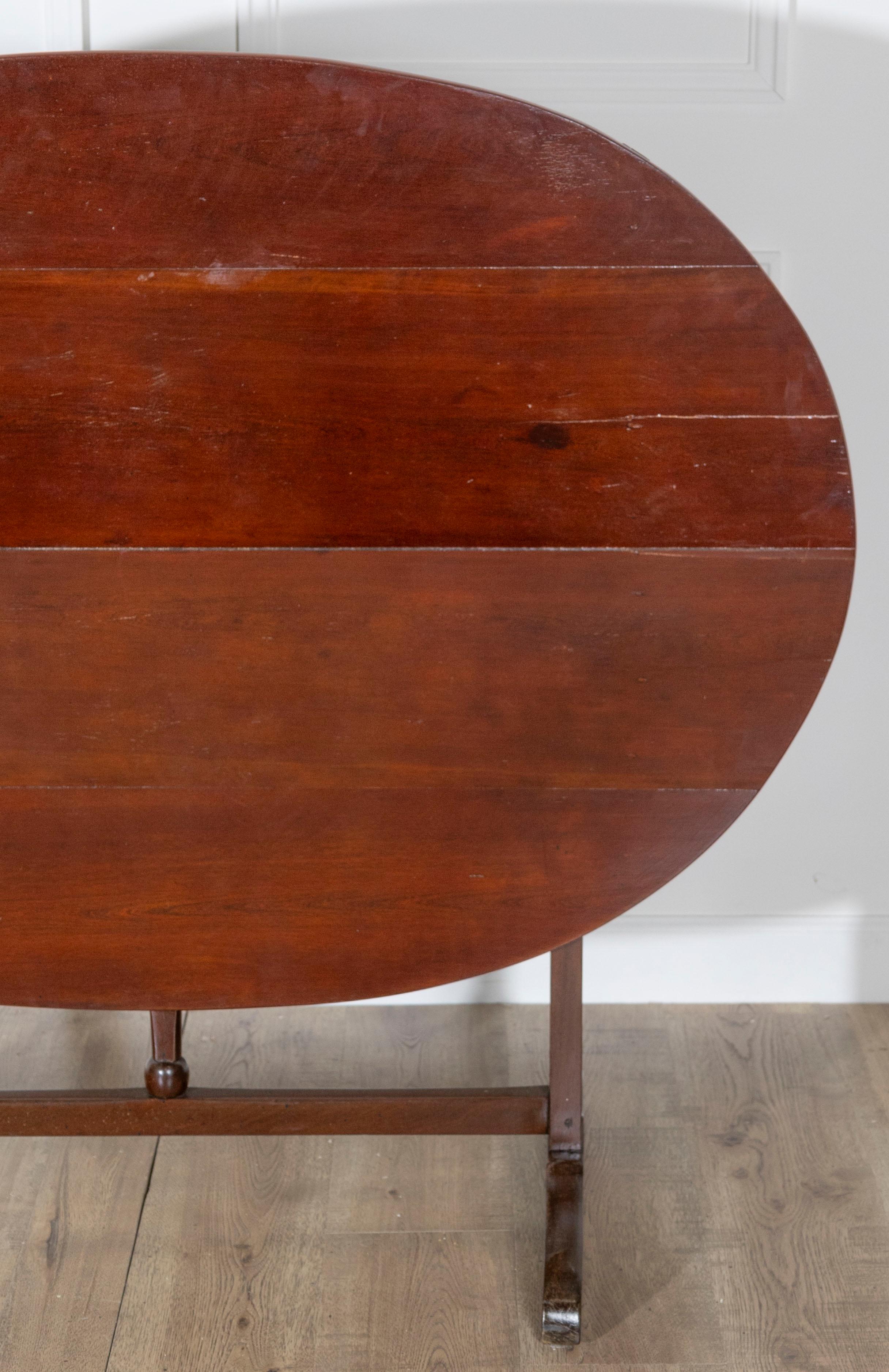19th Century French Mahogany Winegrower’s Tilt-Top Table from Burgundy For Sale 11