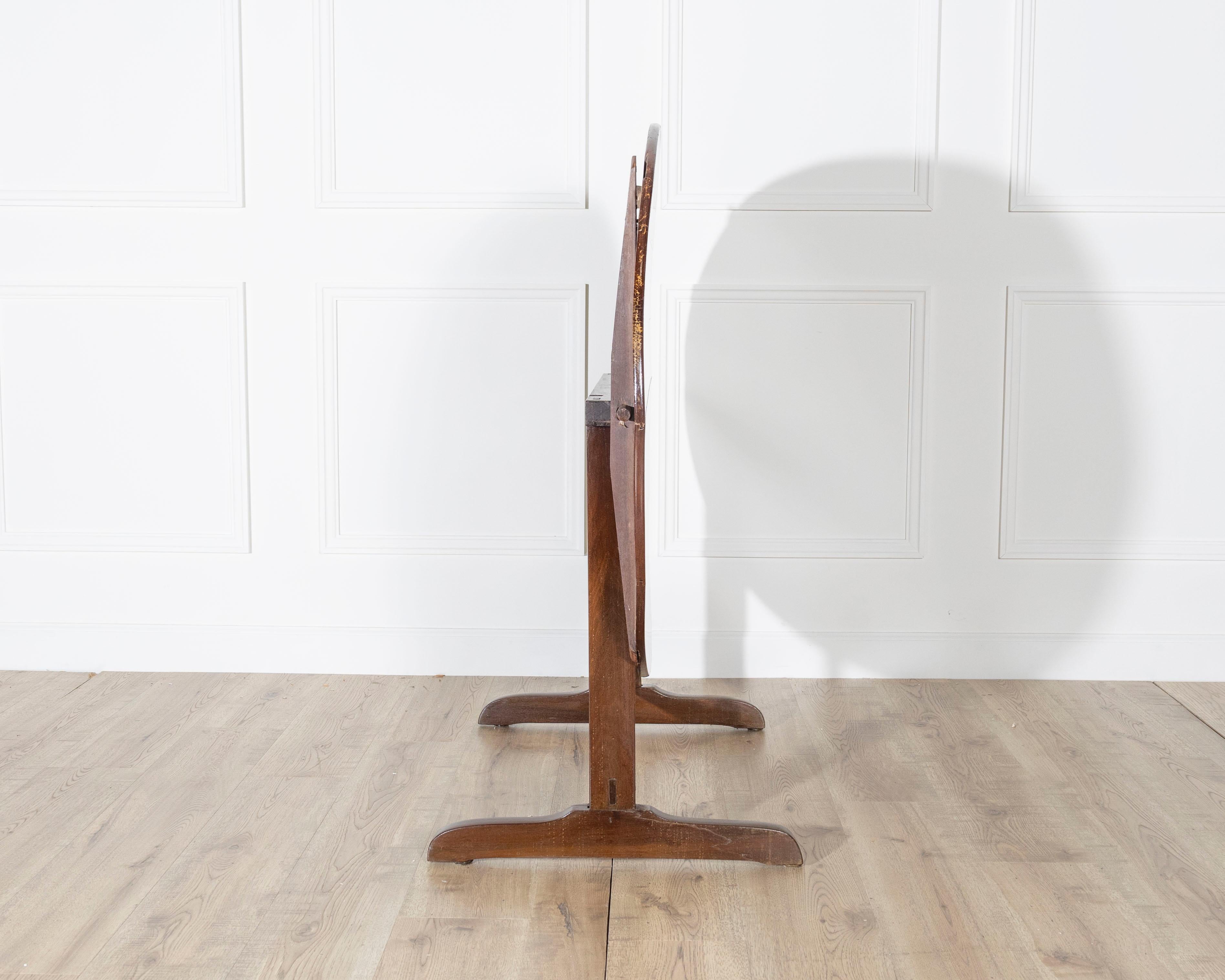 19th Century French Mahogany Winegrower’s Tilt-Top Table from Burgundy For Sale 13