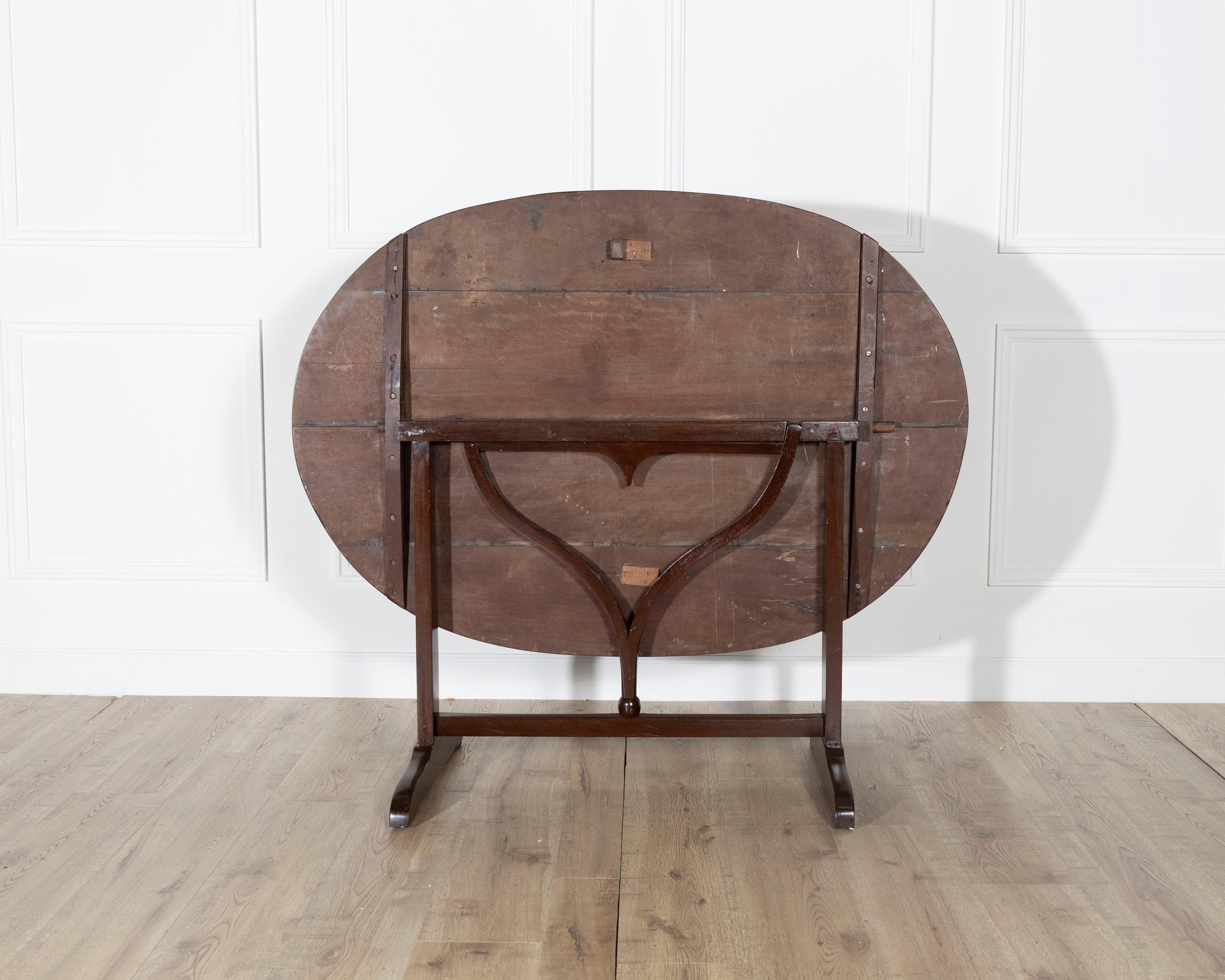 19th Century French Mahogany Winegrower’s Tilt-Top Table from Burgundy For Sale 14