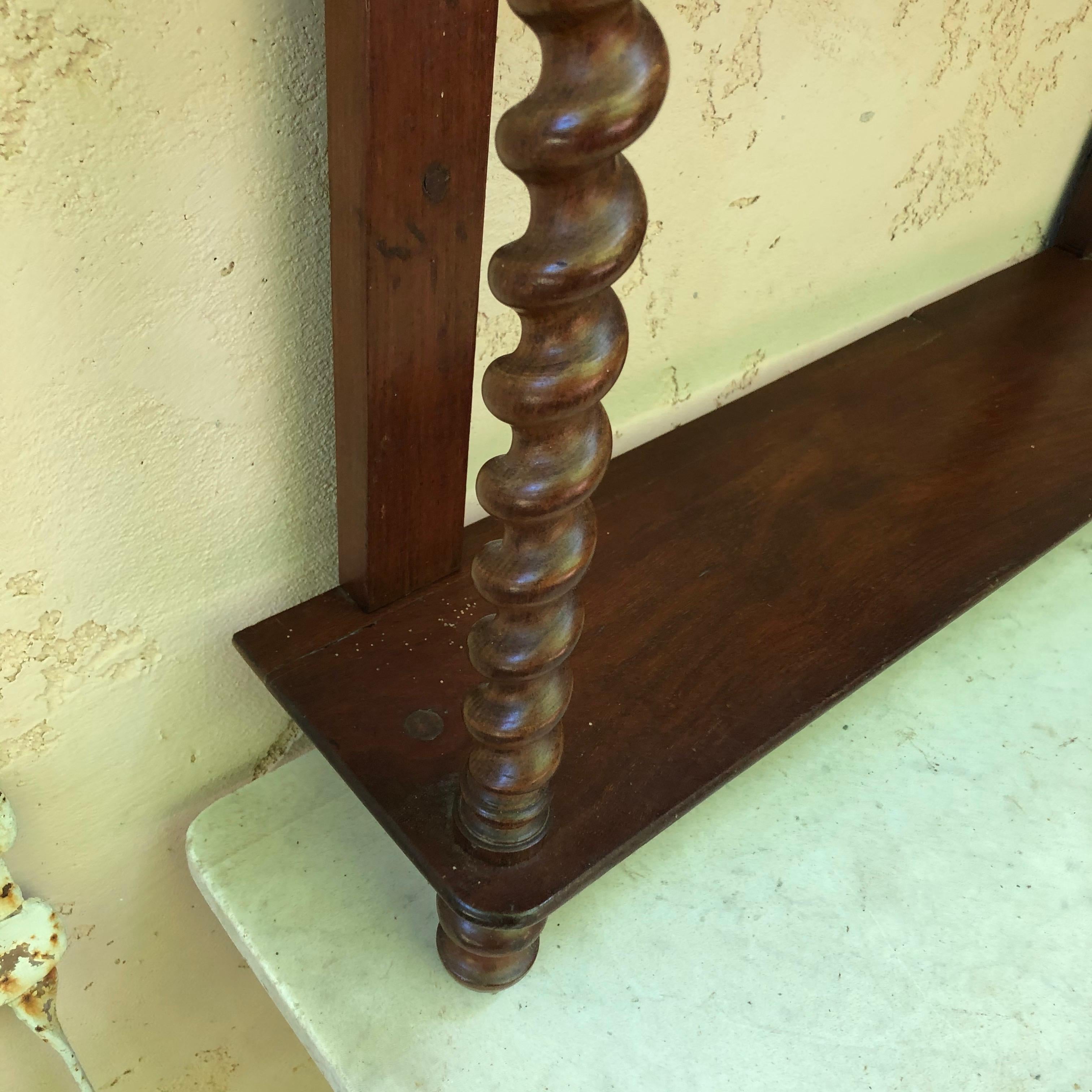 19th Century French Mahogany Wood Shelf with Twisted Column In Good Condition For Sale In Austin, TX
