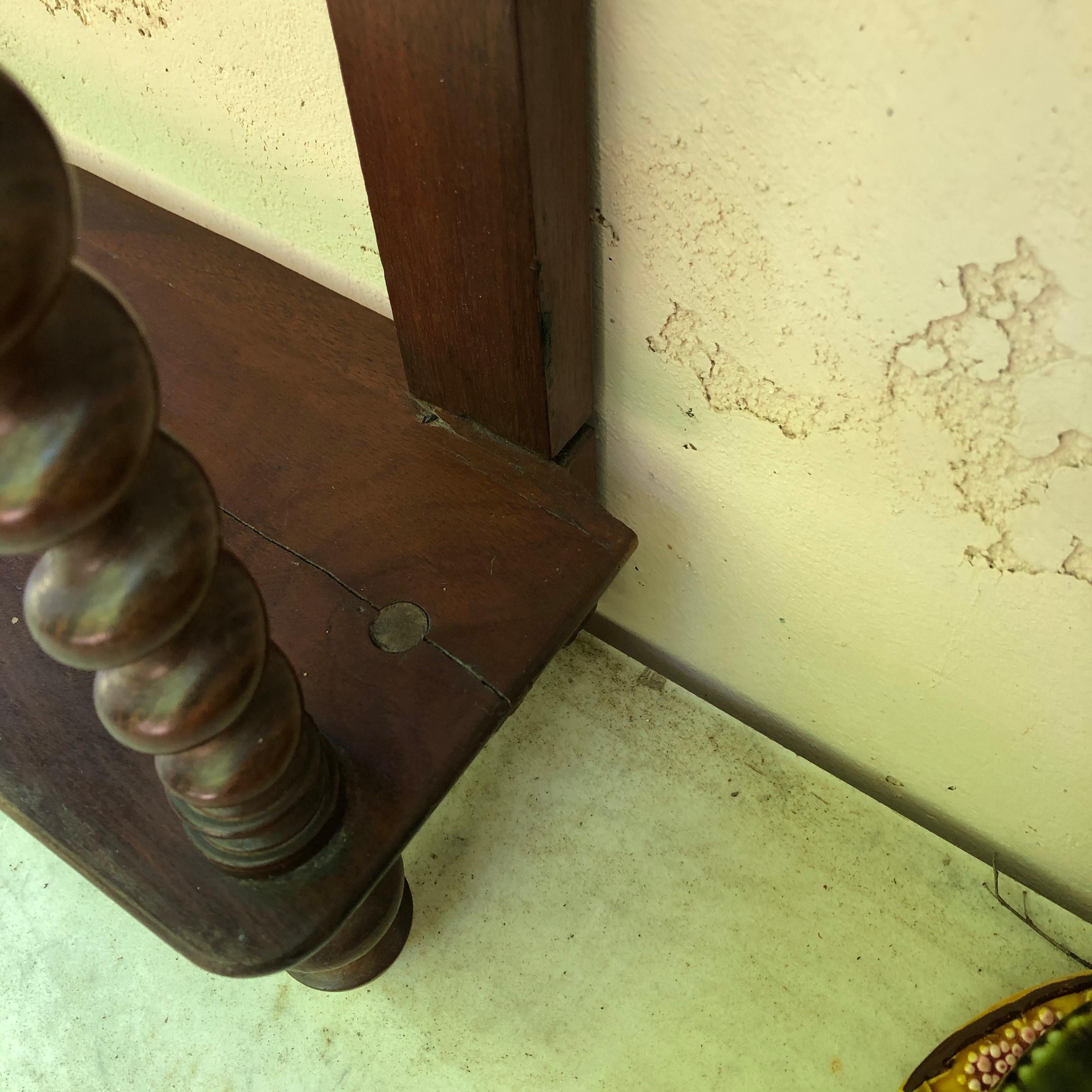 19th Century French Mahogany Wood Shelf with Twisted Column For Sale 1