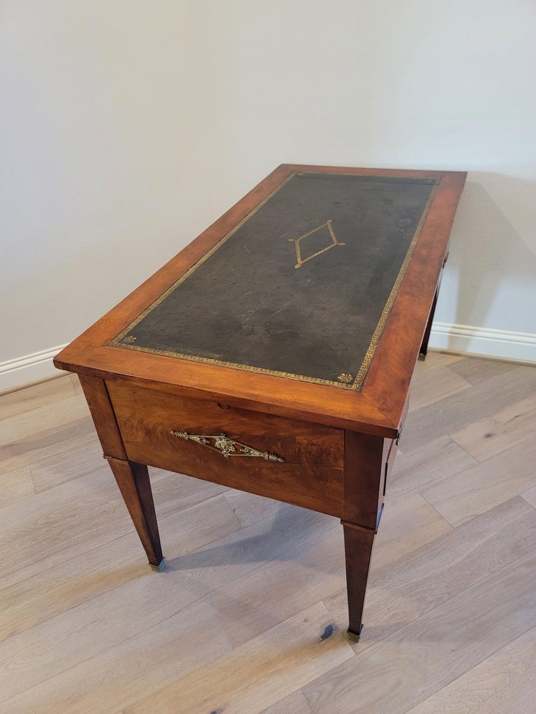 19th Century French Mahogany Writing Desk For Sale at 1stDibs