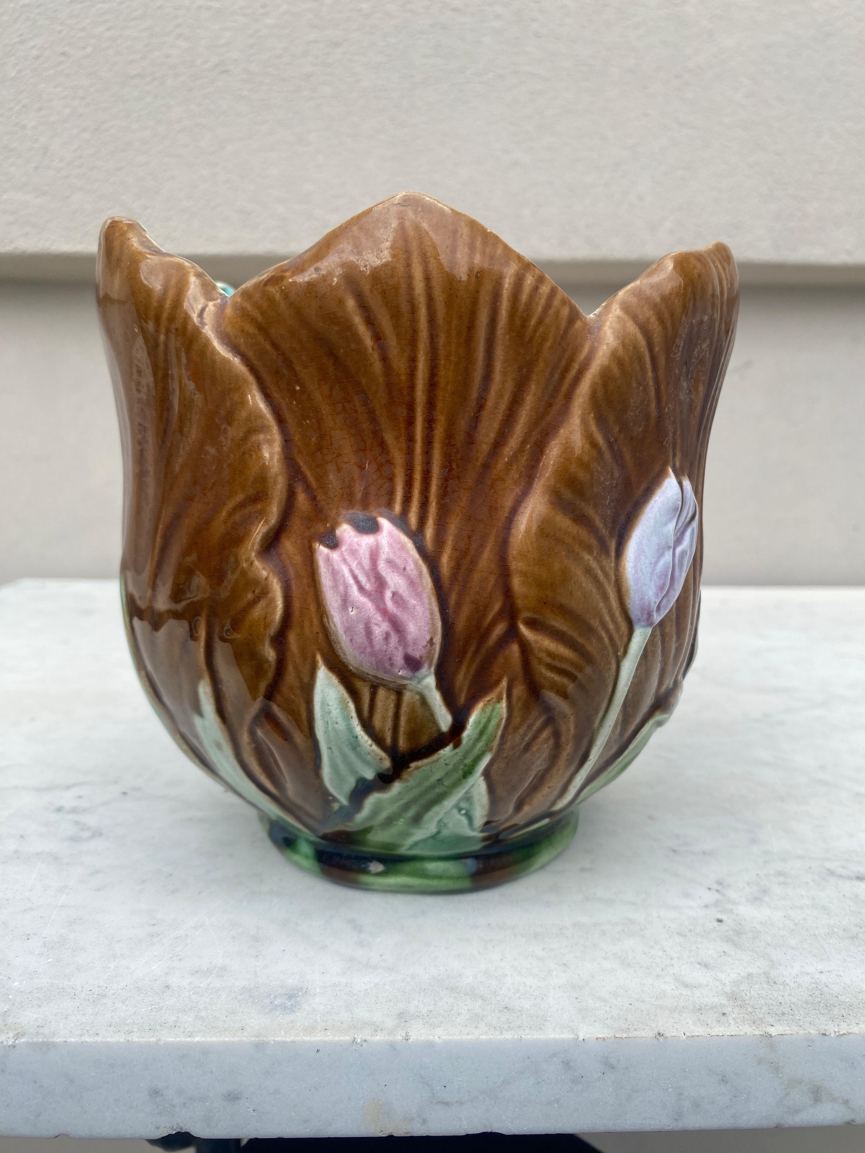 19th Century French Majolica Brown Tulip Cache Pot.
H / 6 inches , D/ 6.2 inches.