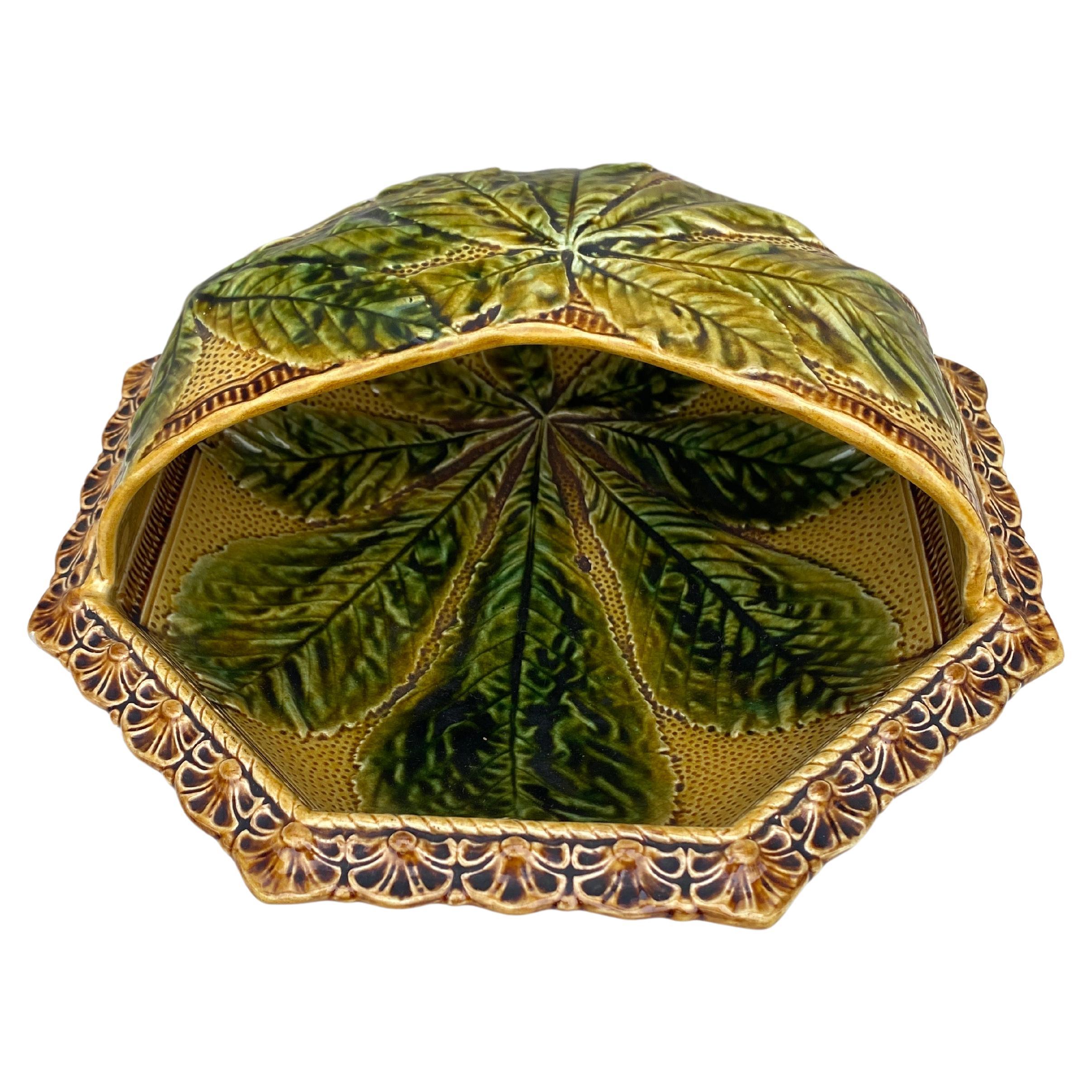 19th Century French Majolica Chesnut Server  In Good Condition For Sale In Austin, TX
