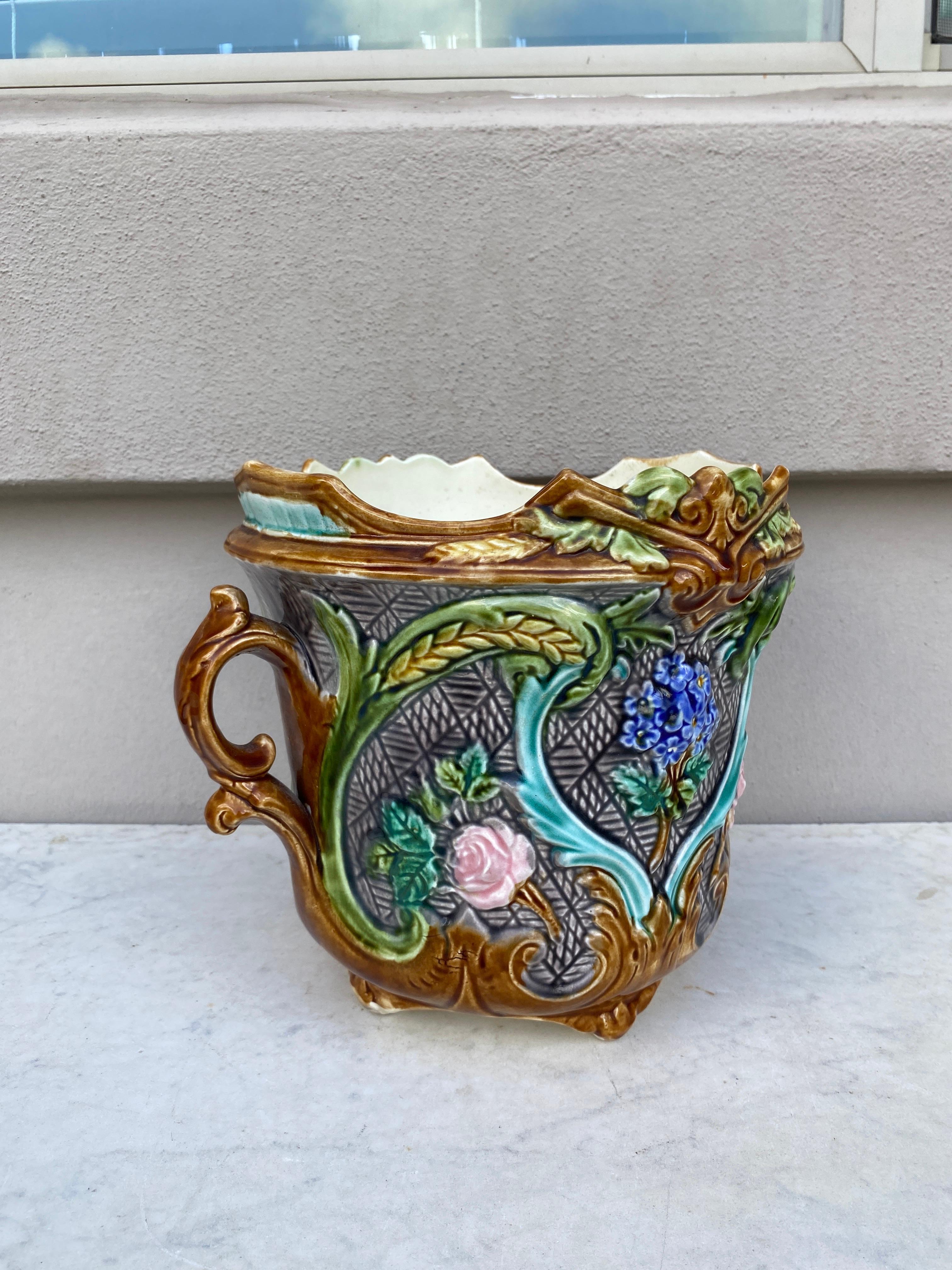 19th Century French Majolica Flowers Jardiniere Onnaing In Good Condition For Sale In Austin, TX