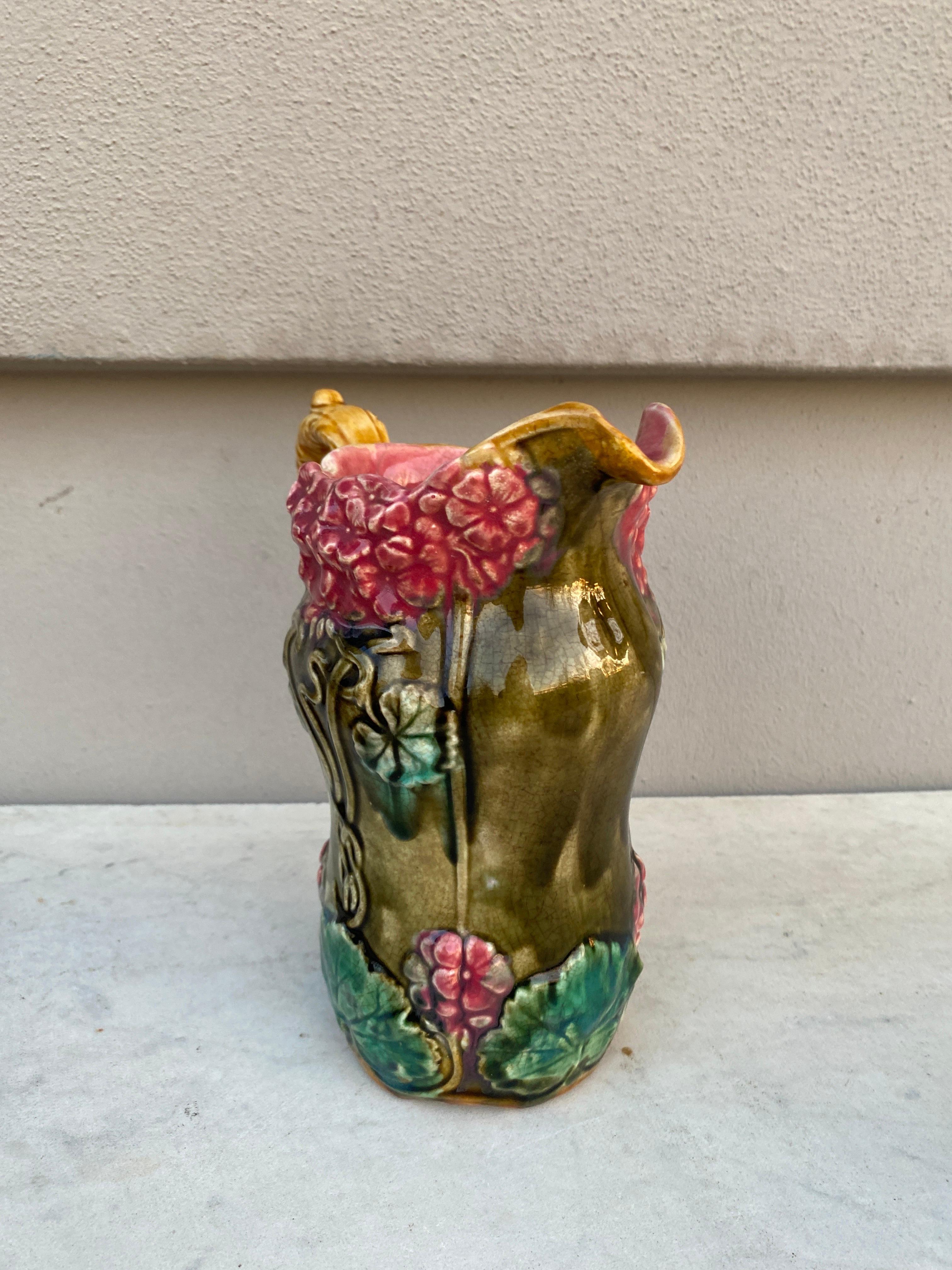 19th Century, French Majolica Hydrangeas Pitcher Onnaing In Good Condition For Sale In Austin, TX