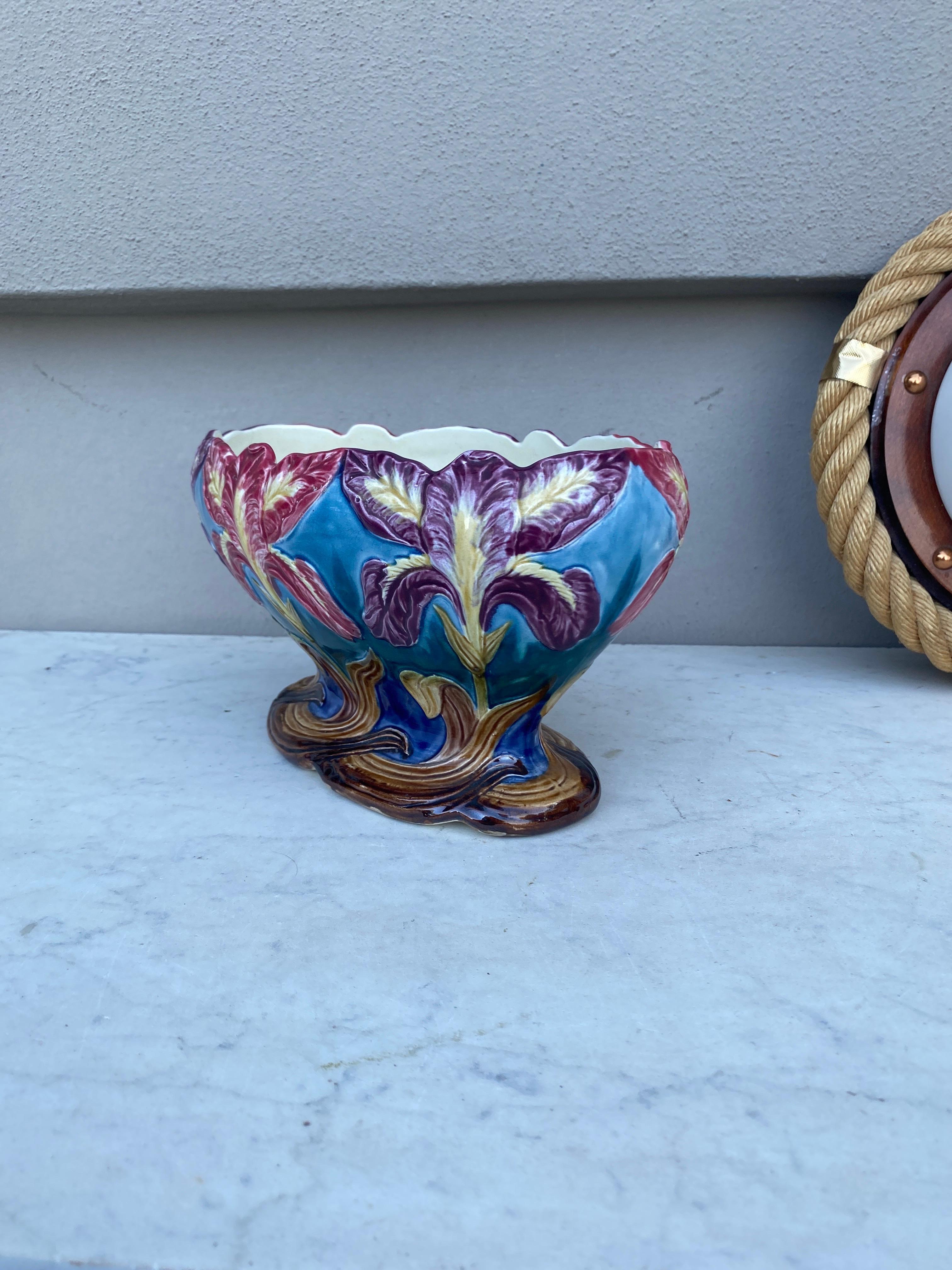 19th Century French Majolica Iris Jardiniere Onnaing In Good Condition For Sale In Austin, TX
