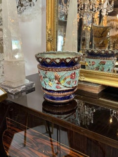 Französische Majolika-Jardinière aus dem 19. Jahrhundert