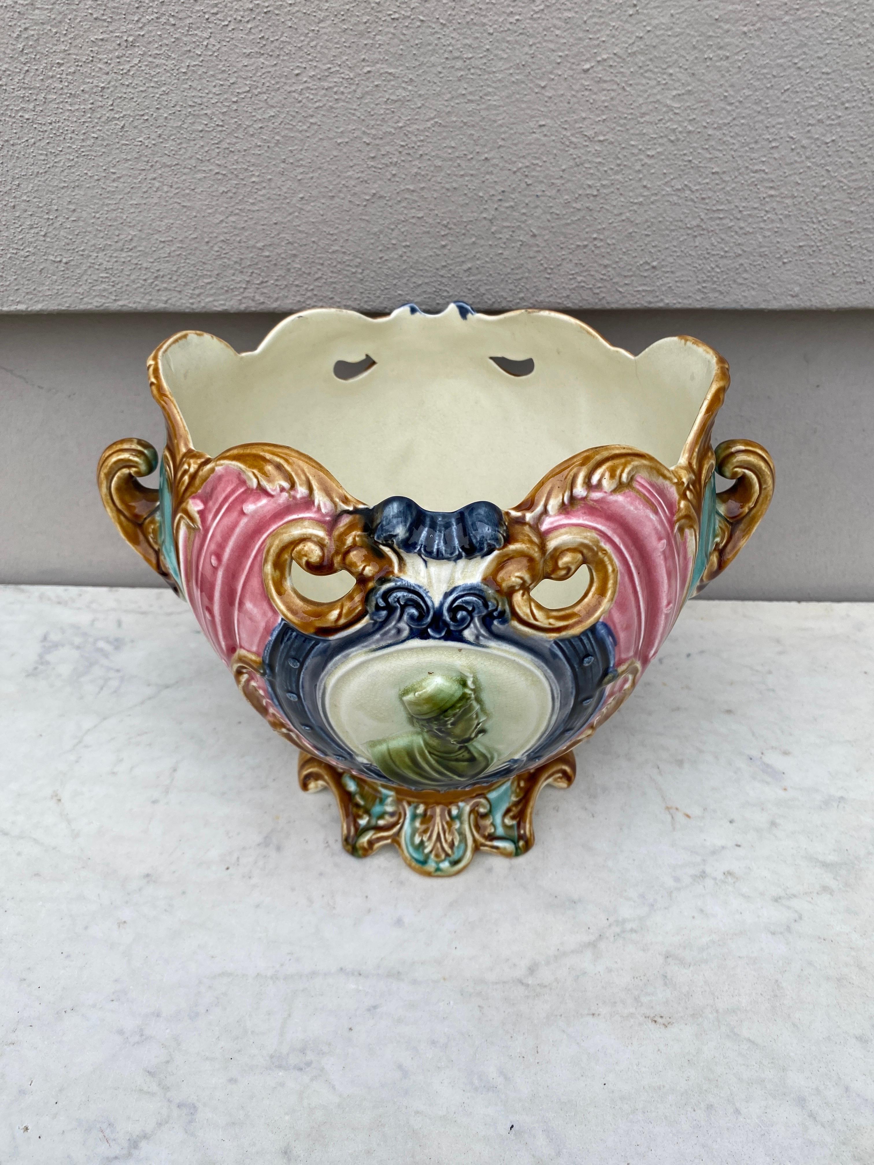 19th Century French Majolica jardinière Onnaing In Good Condition For Sale In Austin, TX