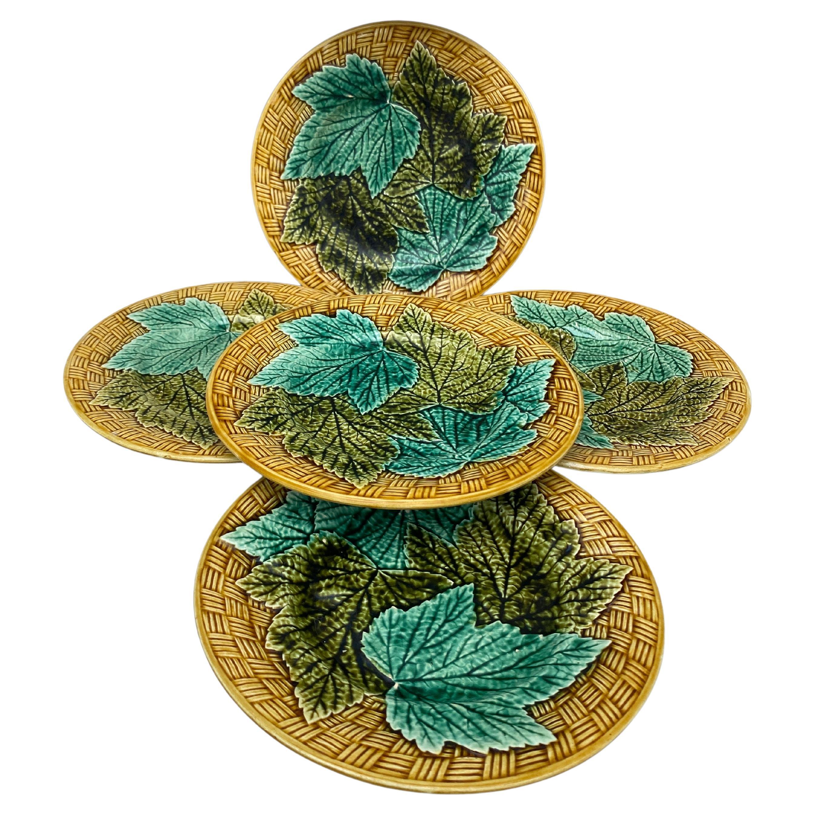 19th Century French Majolica leaves plate signed Sarreguemines.
8 plates are available.