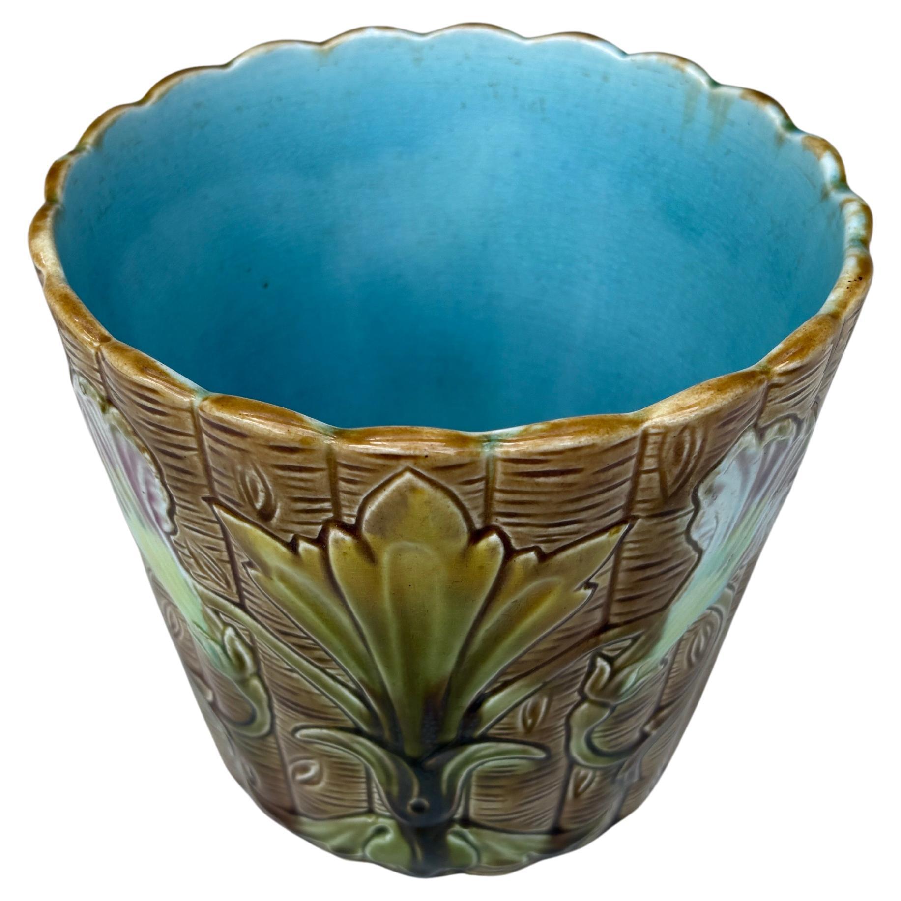 Belga 19th Century French Majolica Morning Glory Cache Pot in vendita