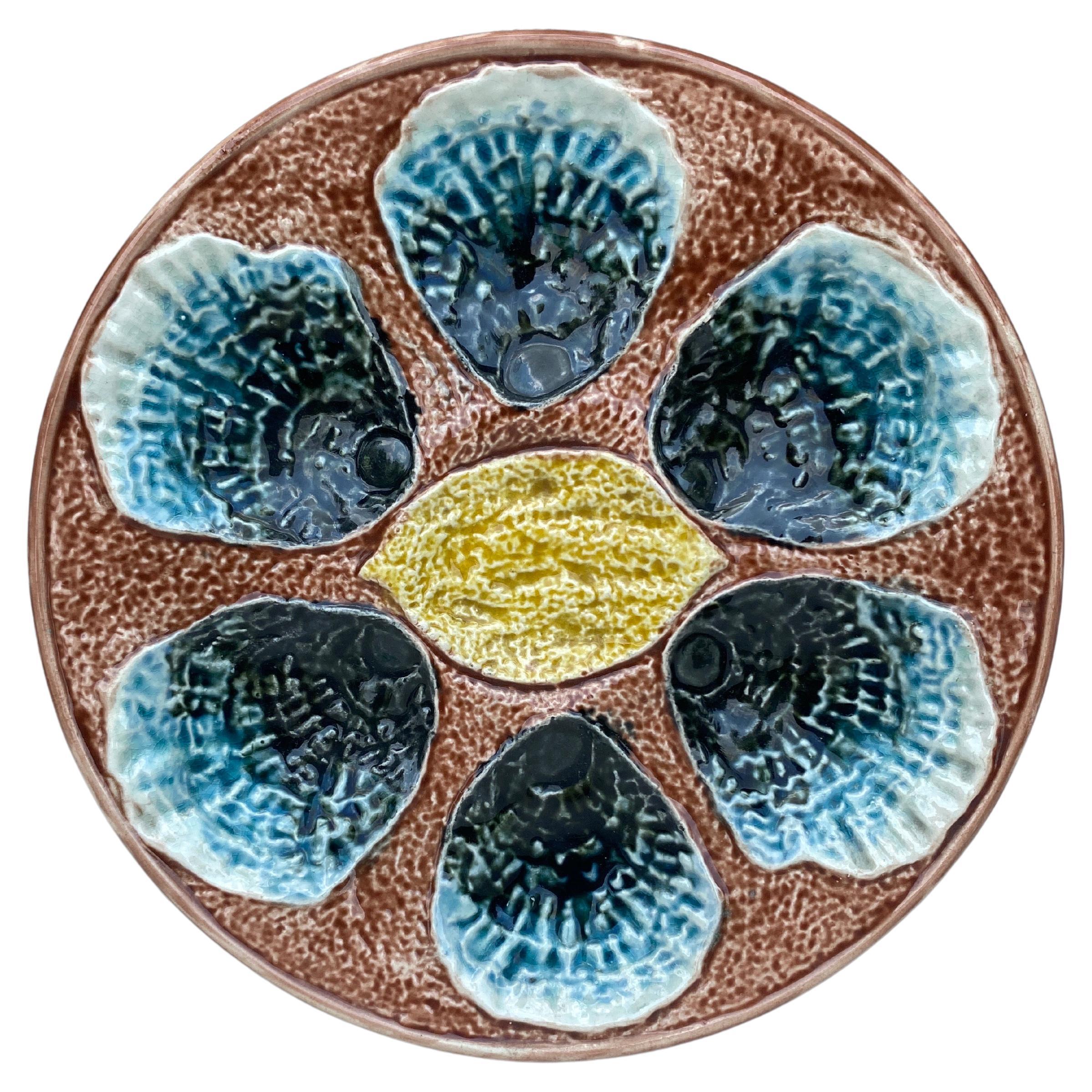 Plato de ostra de mayólica francesa del siglo XIX