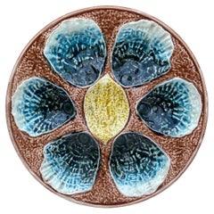 Assiette à huîtres en majolique française du XIXe siècle