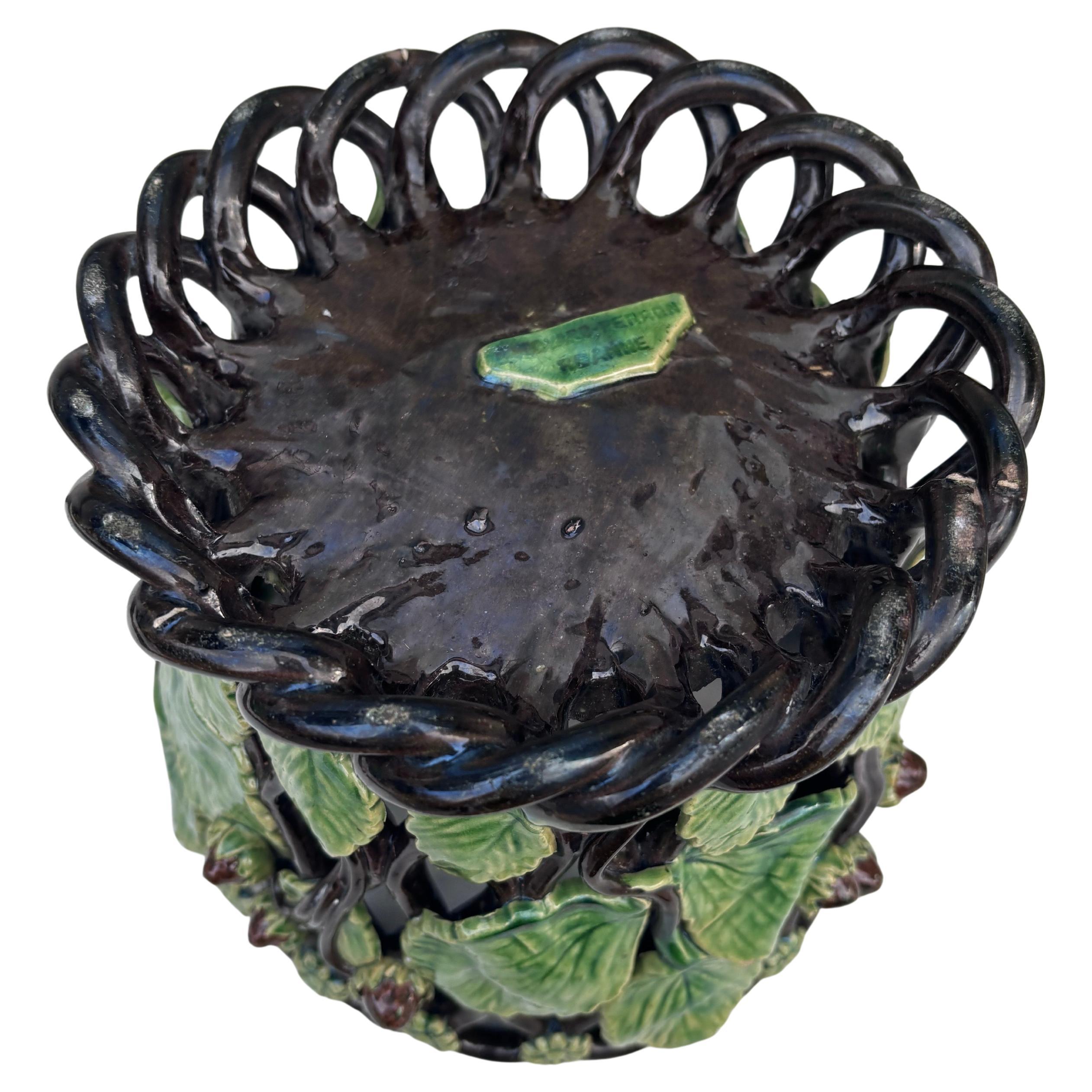 19. Jahrhundert Französisch Majolika Palissy Retikulierte Cache Topf Roanne im Angebot 1