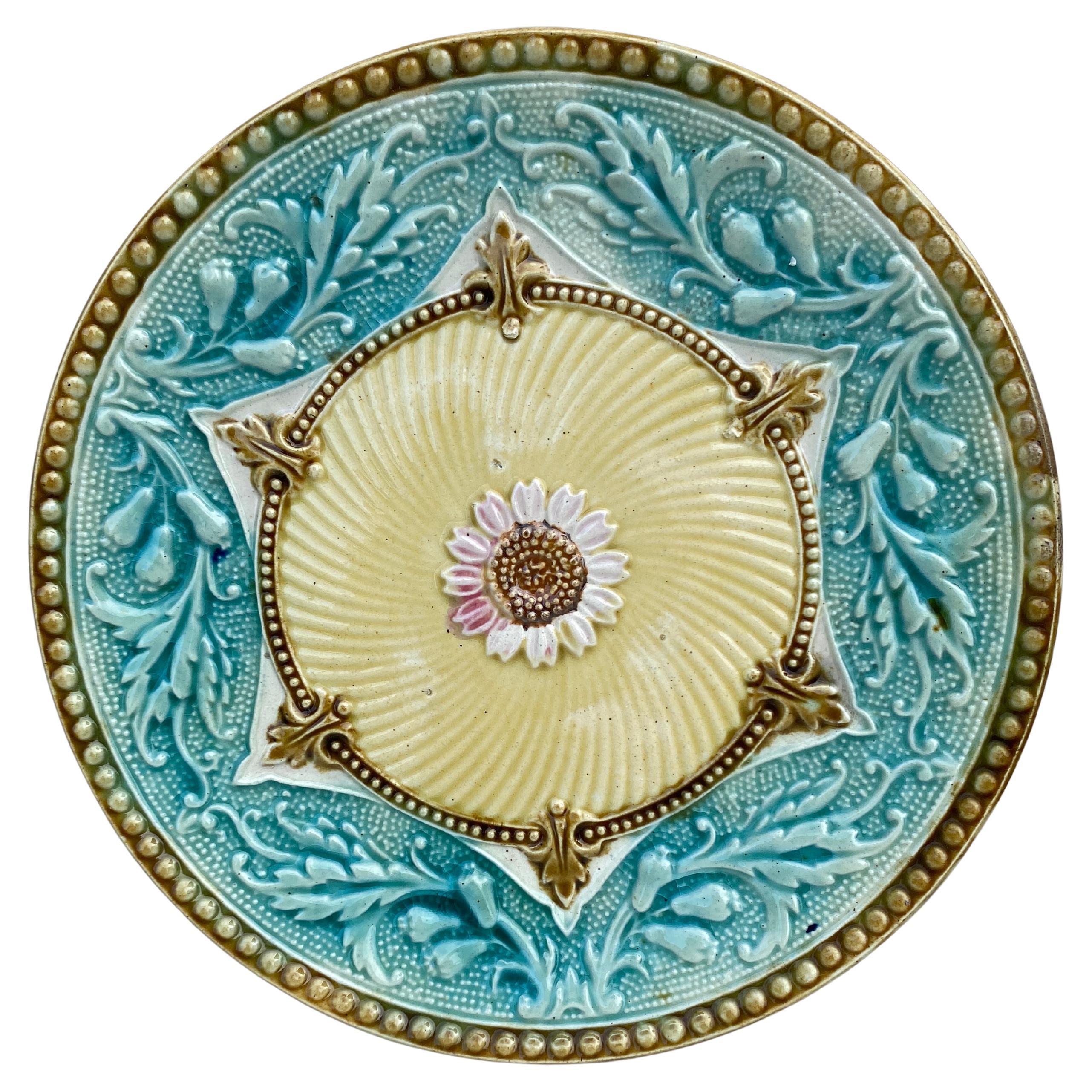 Assiette en majolique française du 19ème siècle