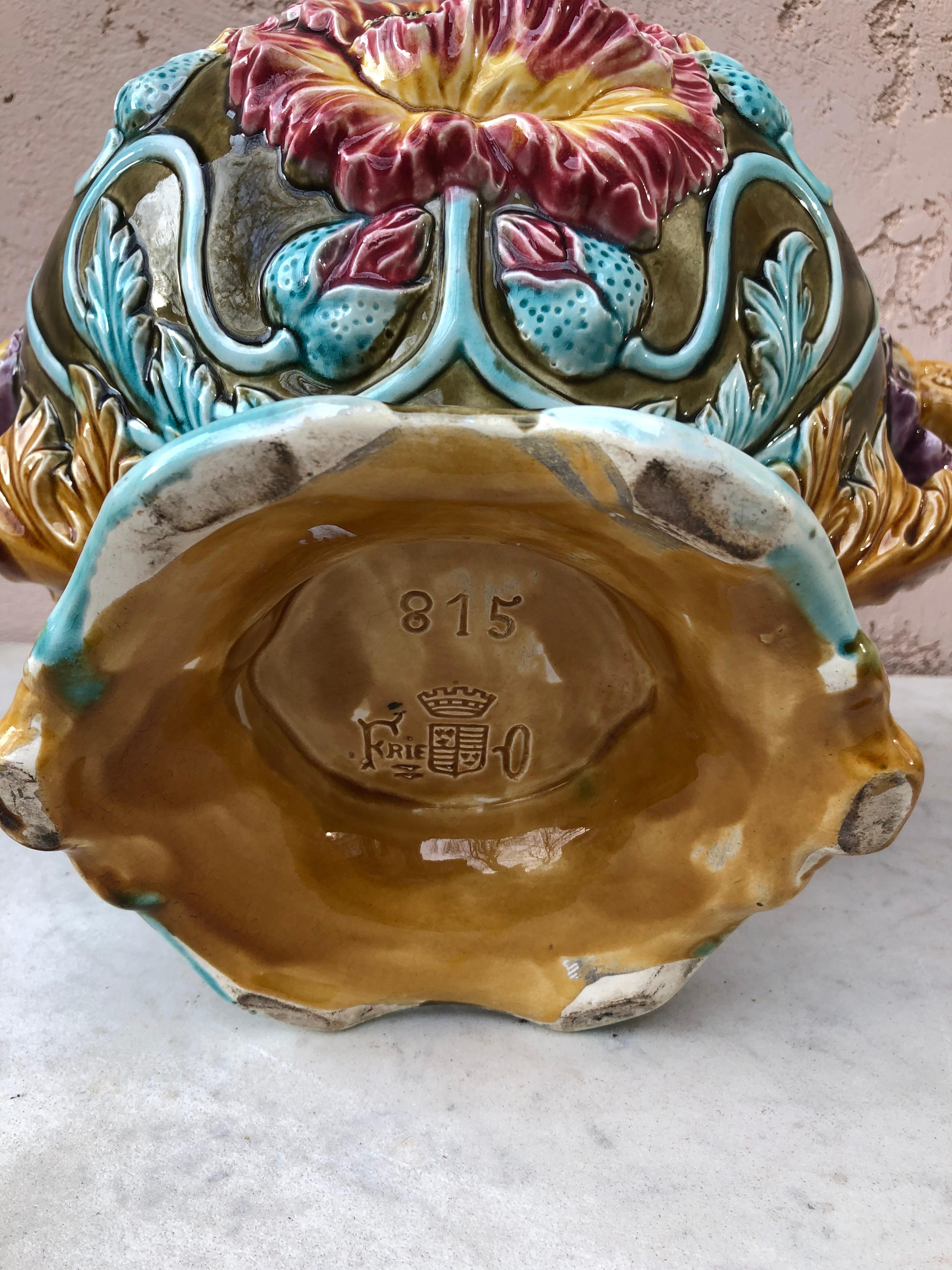 Fin du XIXe siècle Cache-pot à peupliers en majolique française du 19ème siècle Onnaing en vente